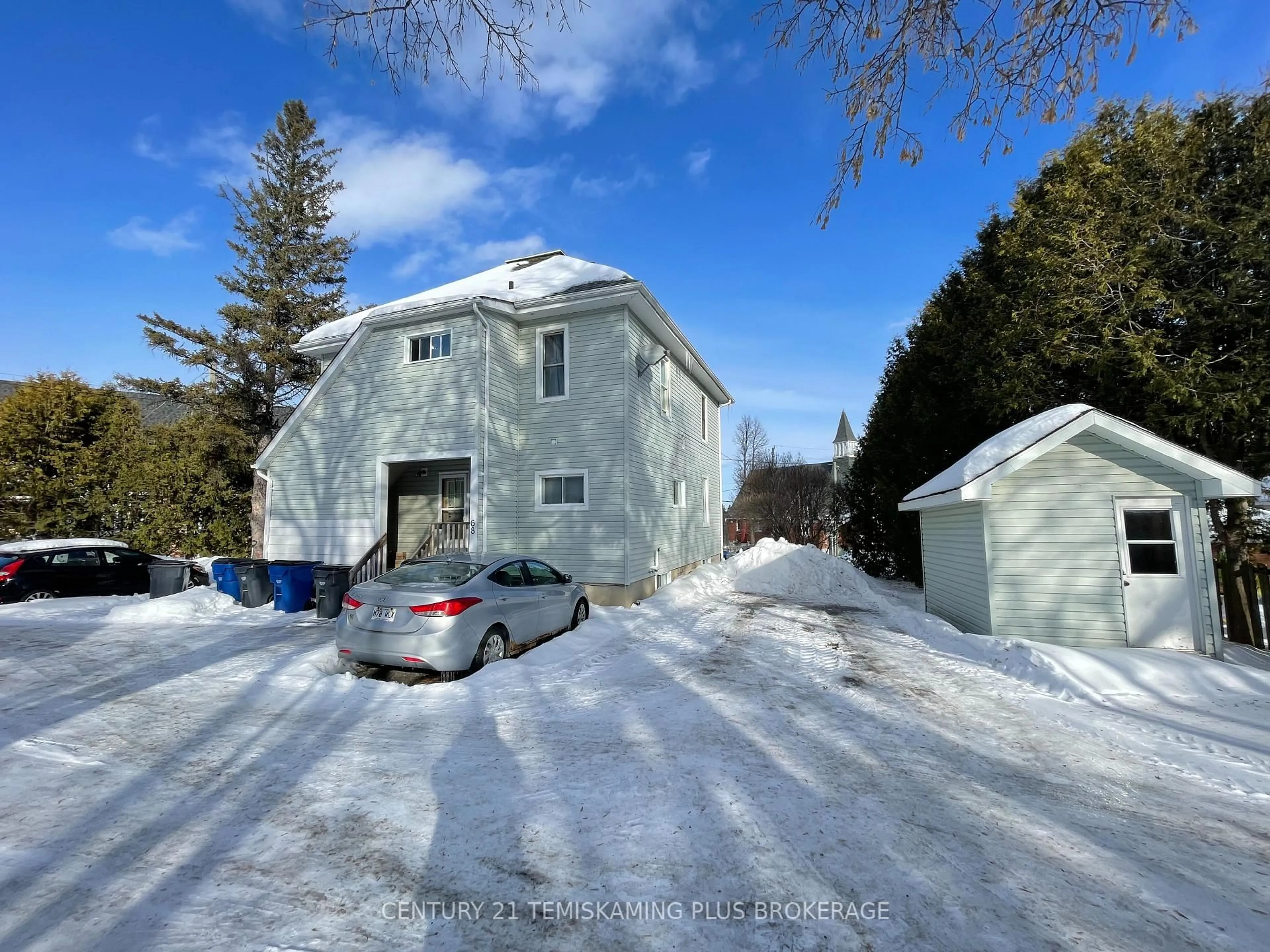 A pic from outside/outdoor area/front of a property/back of a property/a pic from drone, street for 68 Wellington St, Temiskaming Shores Ontario P0J 1P0
