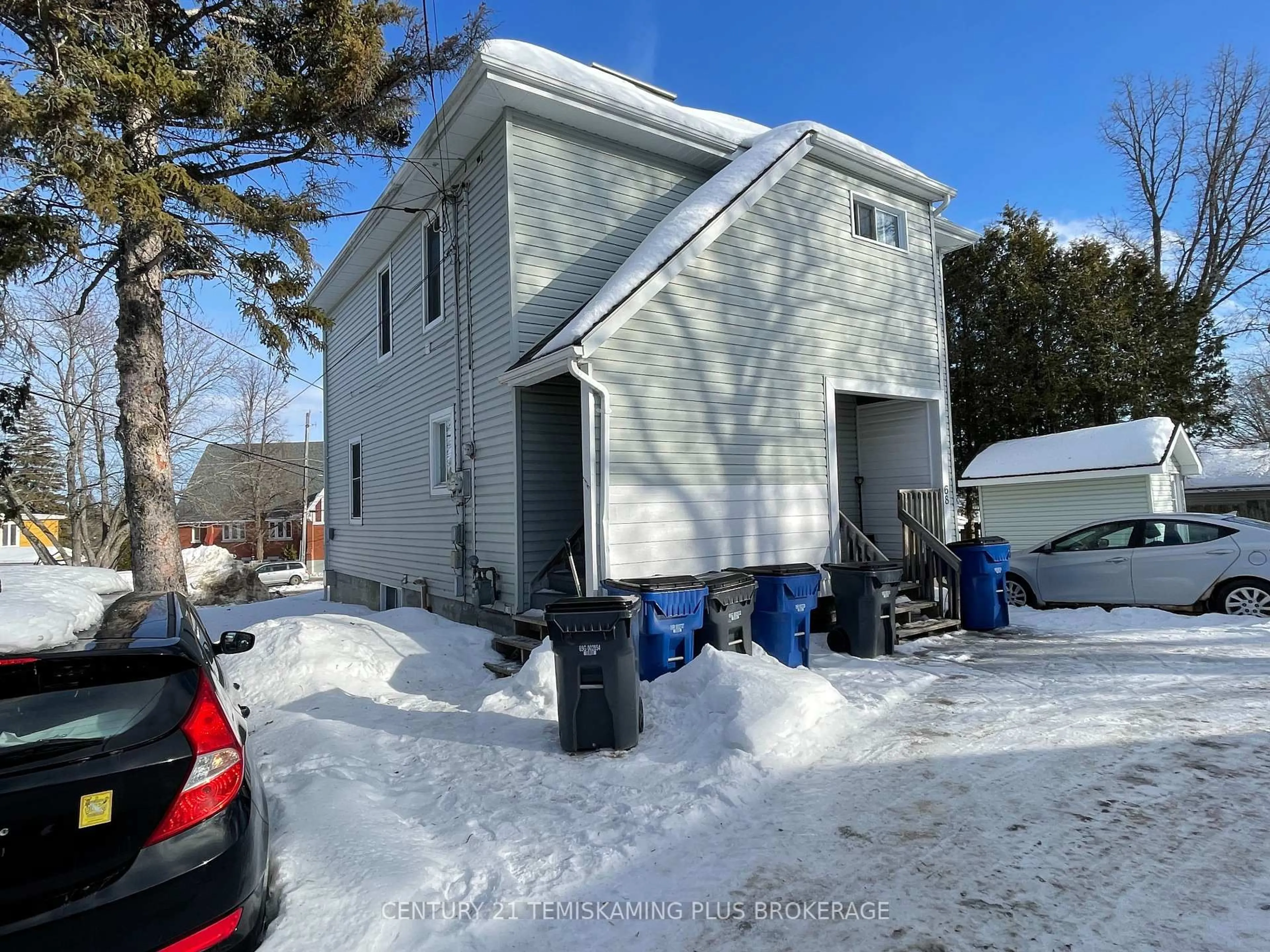 A pic from outside/outdoor area/front of a property/back of a property/a pic from drone, street for 68 Wellington St, Temiskaming Shores Ontario P0J 1P0