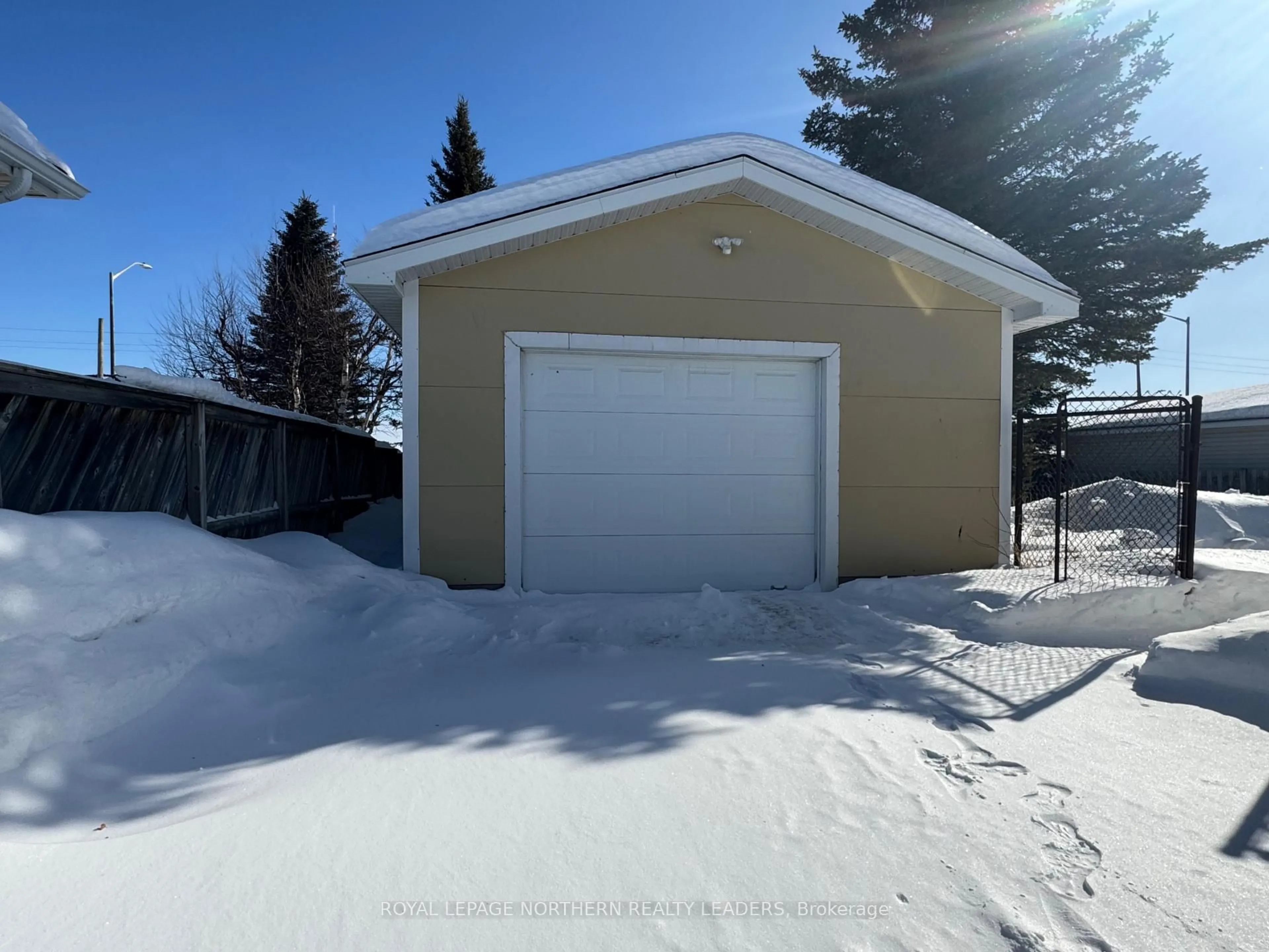 Shed for 1015 Michener Blvd, Timmins Ontario P0N 1K0