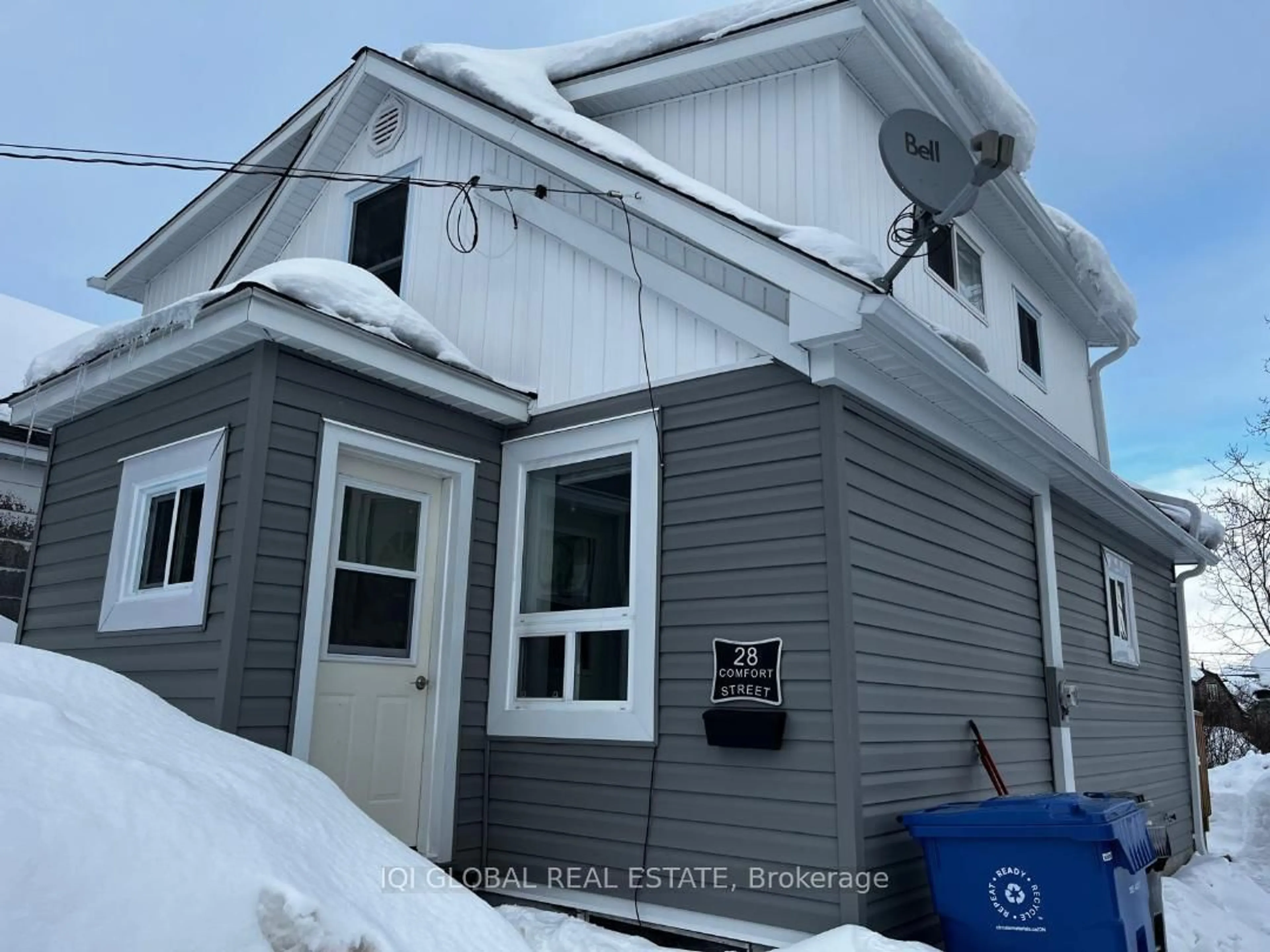 Home with vinyl exterior material, building for 28 Comfort St, Kirkland Lake Ontario P2N 3B2