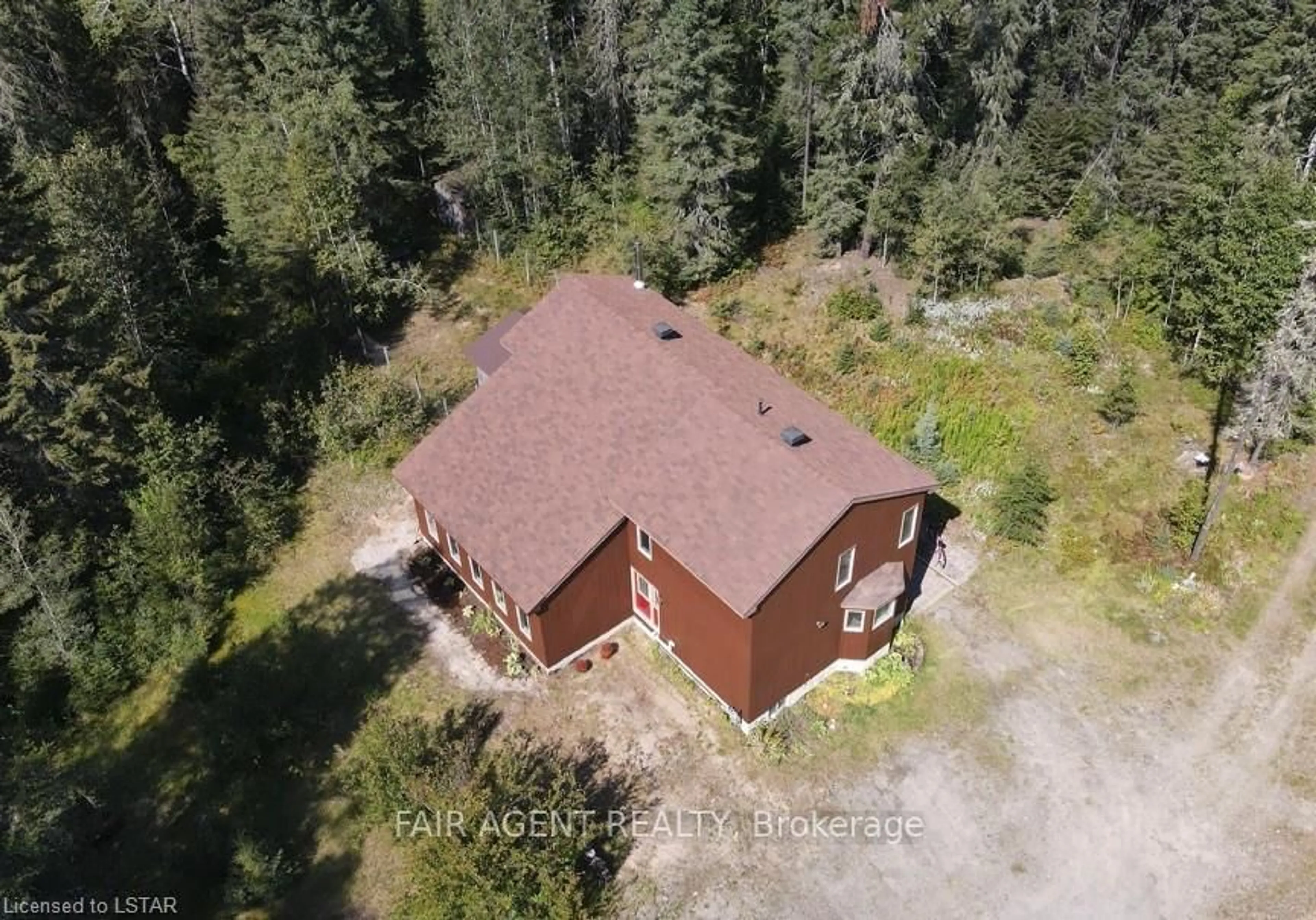 A pic from outside/outdoor area/front of a property/back of a property/a pic from drone, building for 810 LAFOREST Rd, Timmins Ontario P4P 7C7