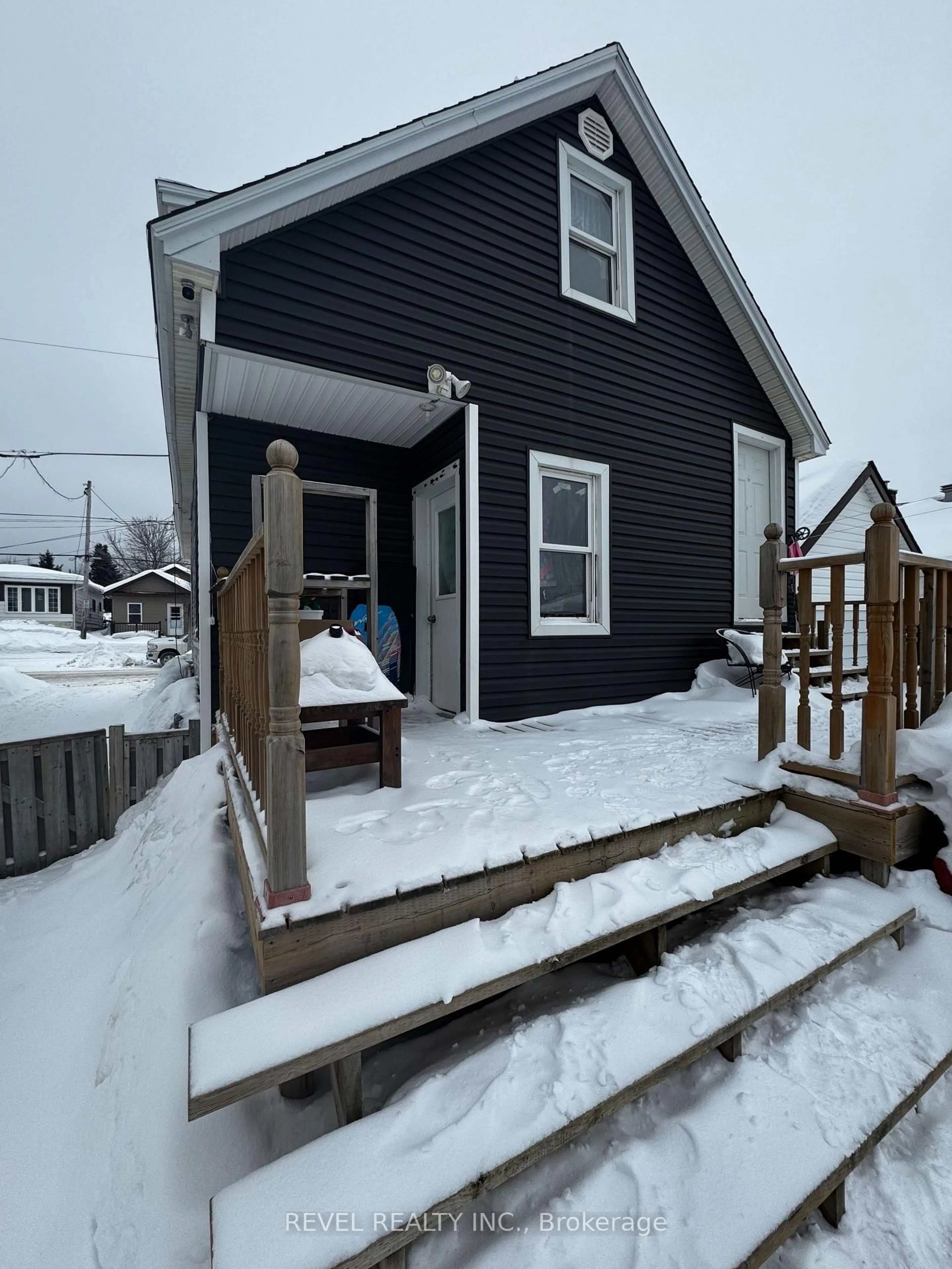 Unknown for 115 Fourth Ave, Timmins Ontario P0N 1G0