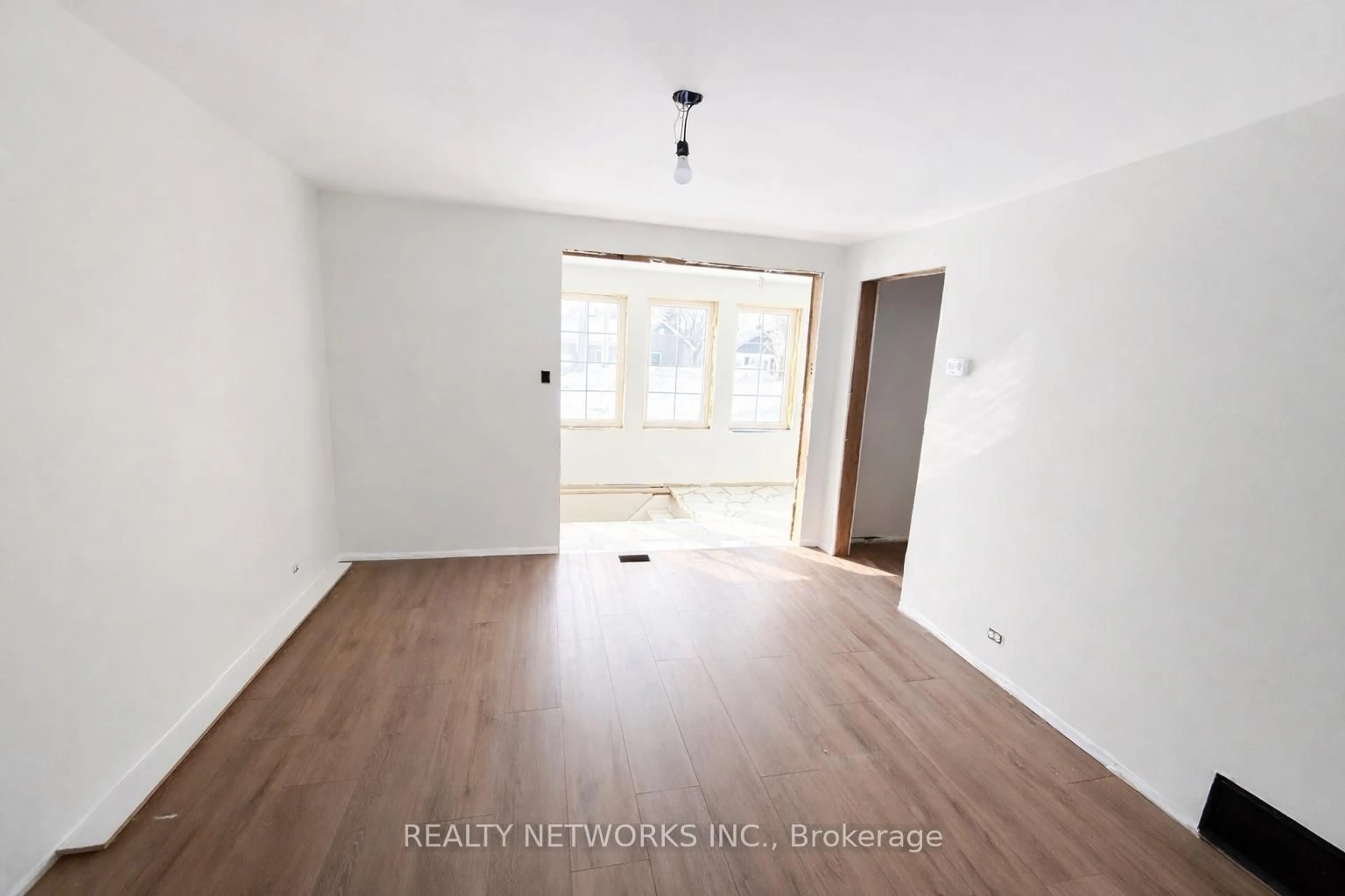 A pic of a room for 302 Young St, Timmins Ontario P0N 1C0