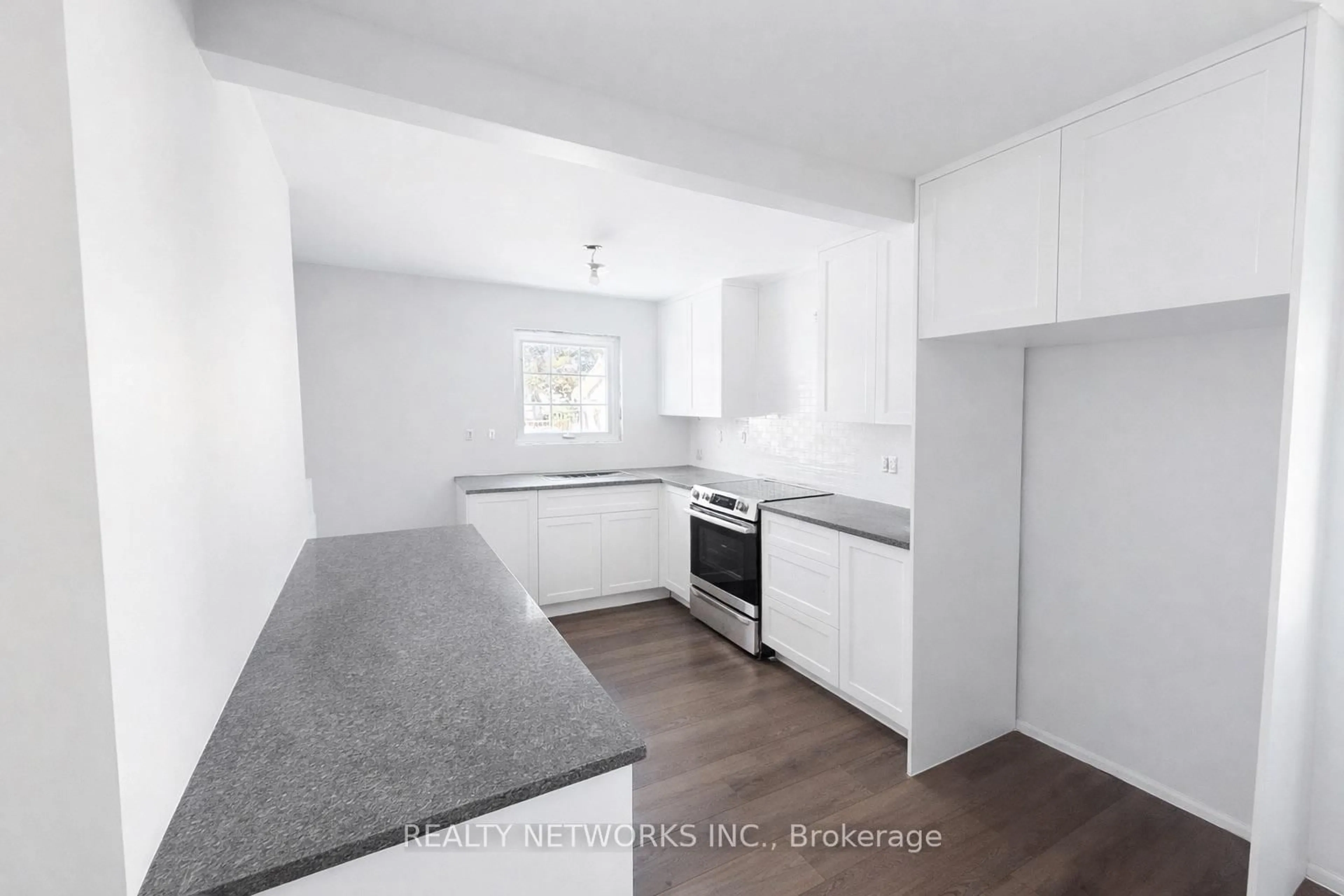 Standard kitchen, unknown for 302 Young St, Timmins Ontario P0N 1C0