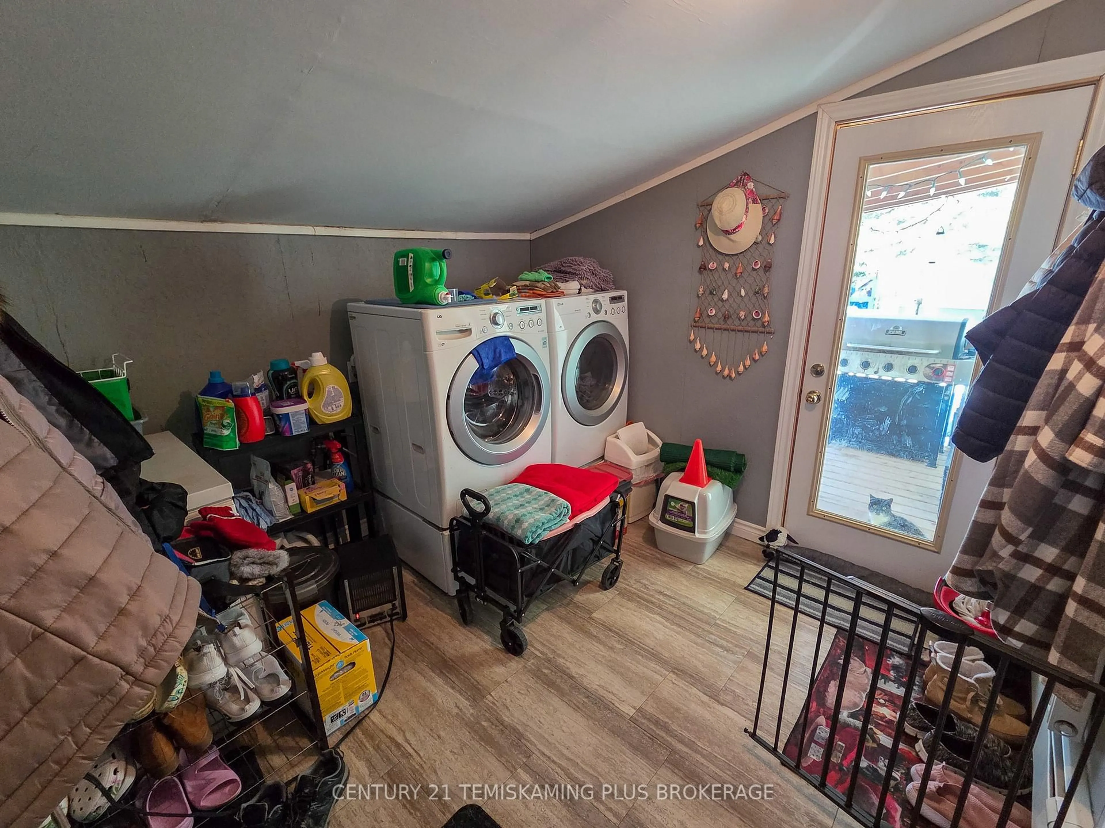 Laundry room for 75 Seventh Ave, Englehart Ontario P0J 1H0