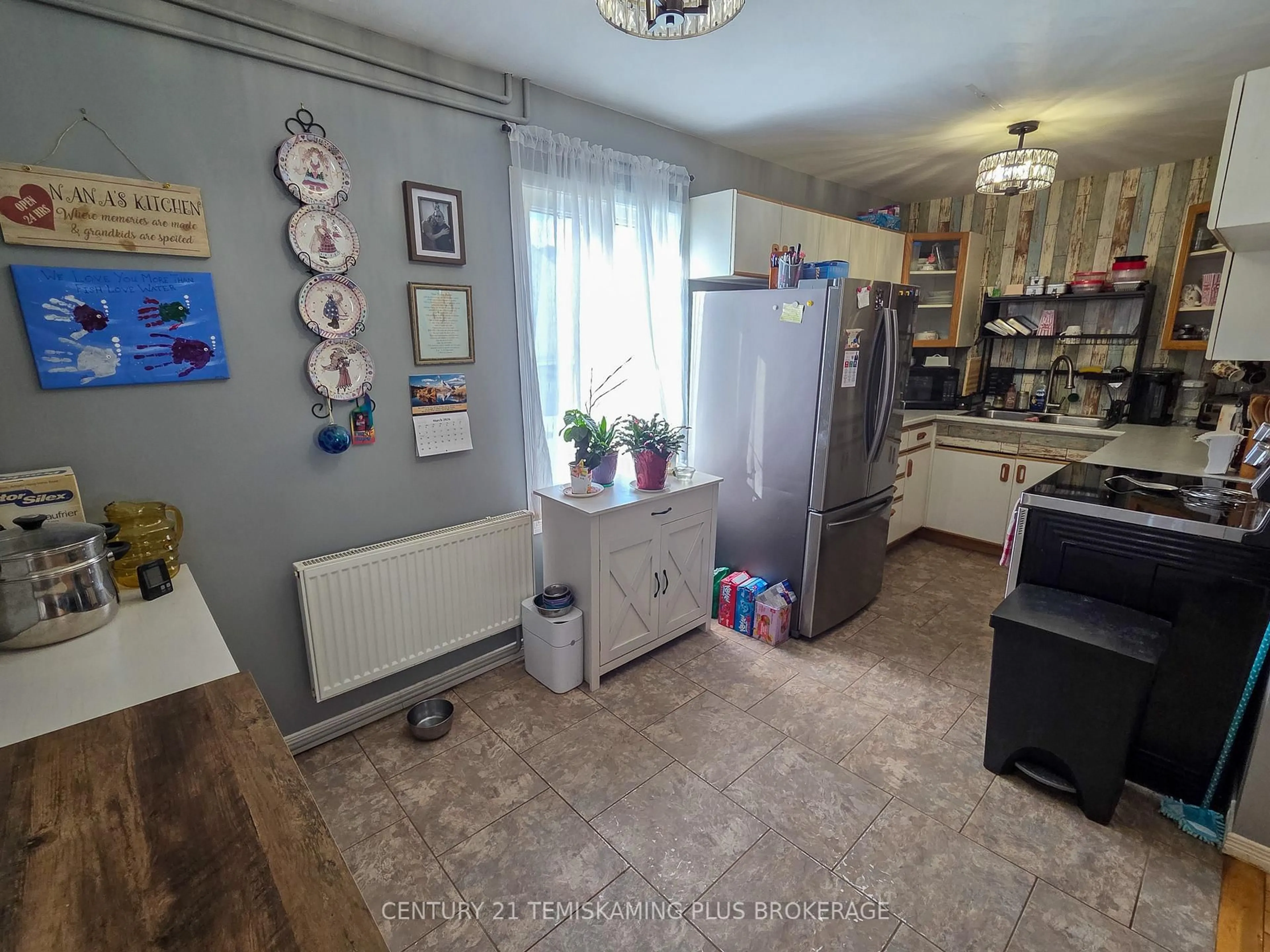 Standard kitchen, unknown for 75 Seventh Ave, Englehart Ontario P0J 1H0