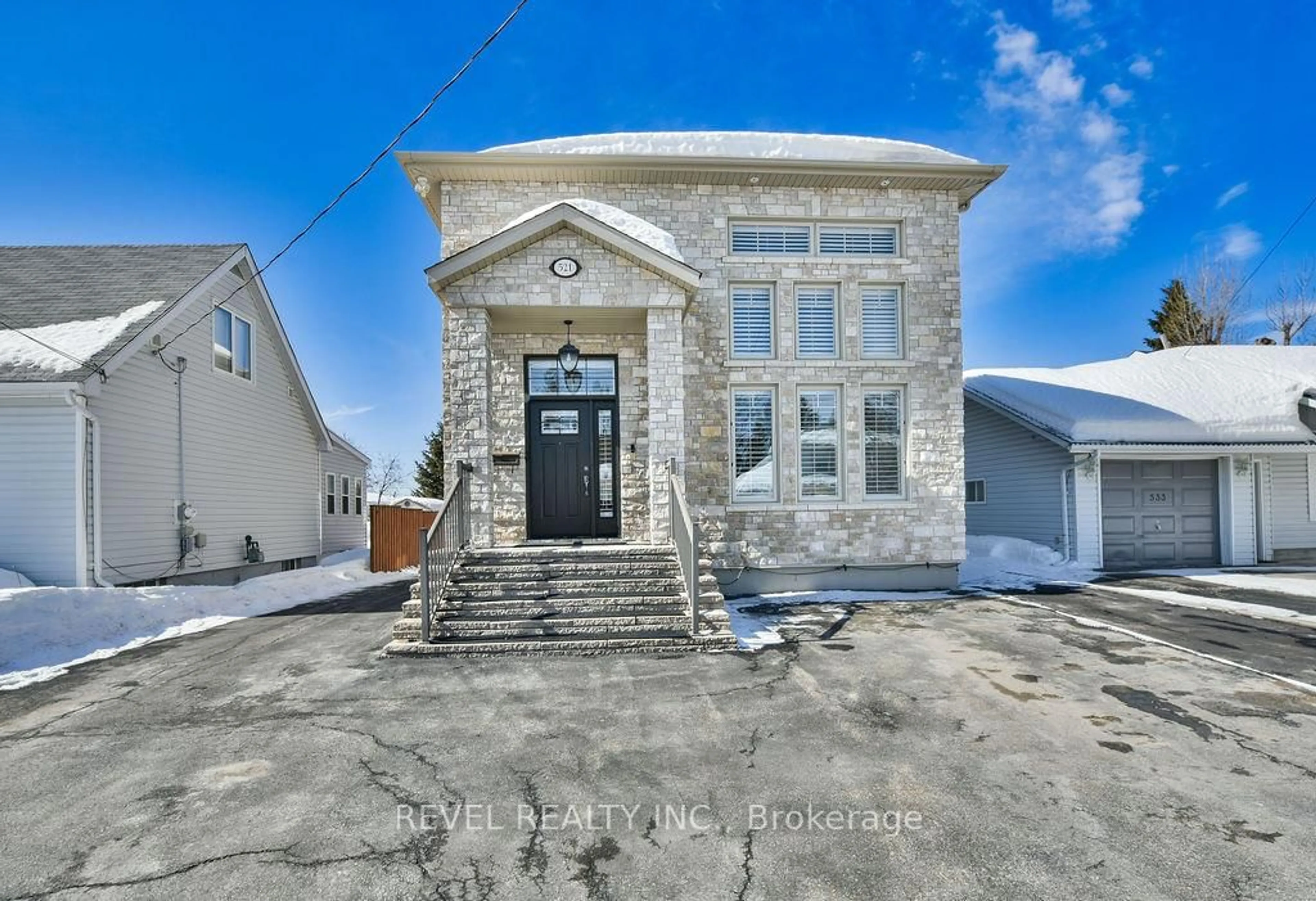 Home with brick exterior material, building for 521 Pine St, Timmins Ontario P4N 6L9