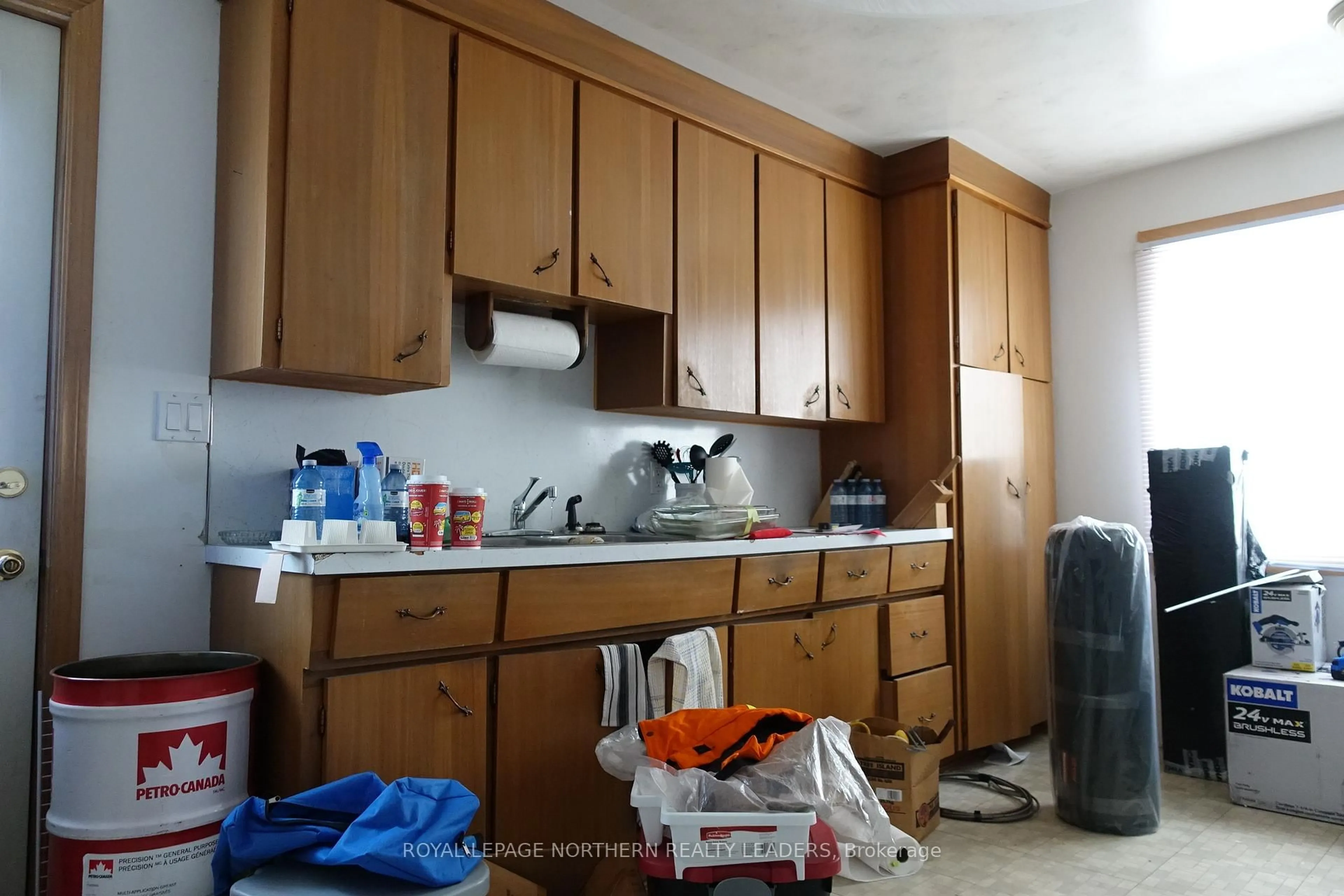 Standard kitchen, unknown for 215 Galbraith St, Timmins Ontario P0N 1H0