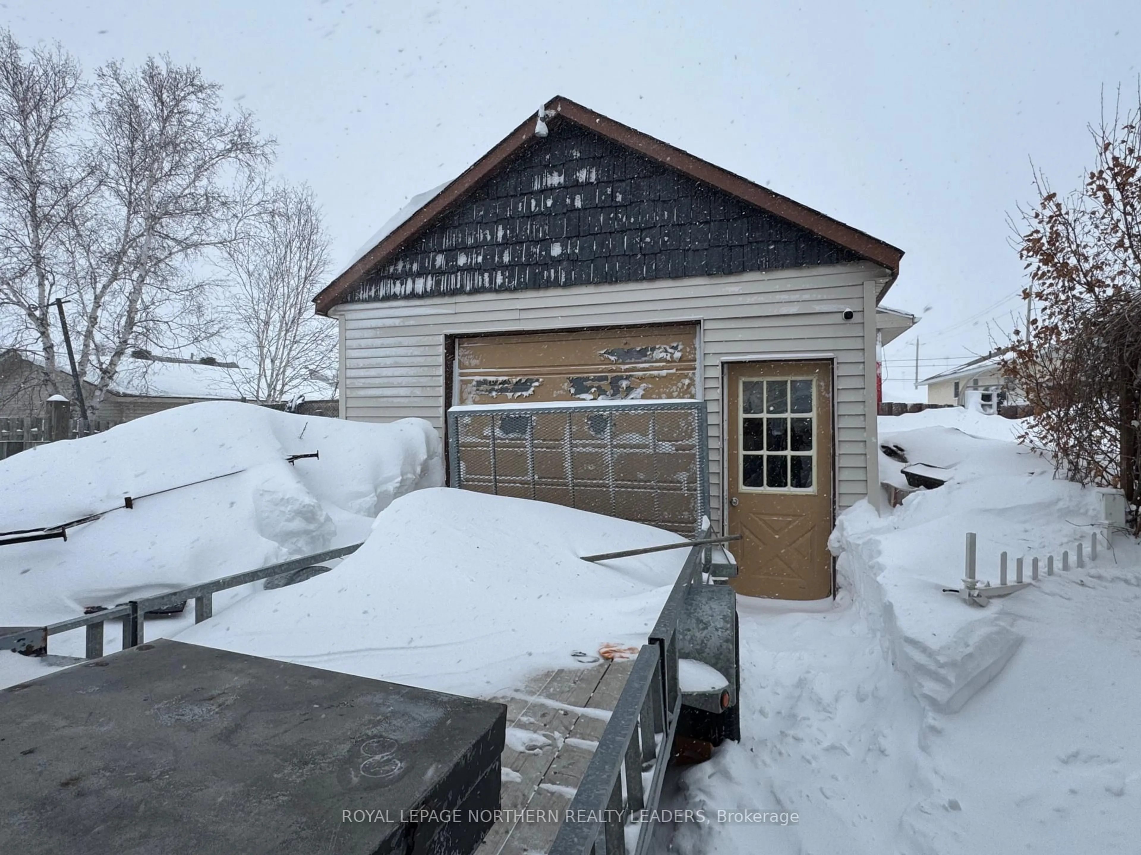 Unknown for 412 Oak Ave, Timmins Ontario P4N 4T8