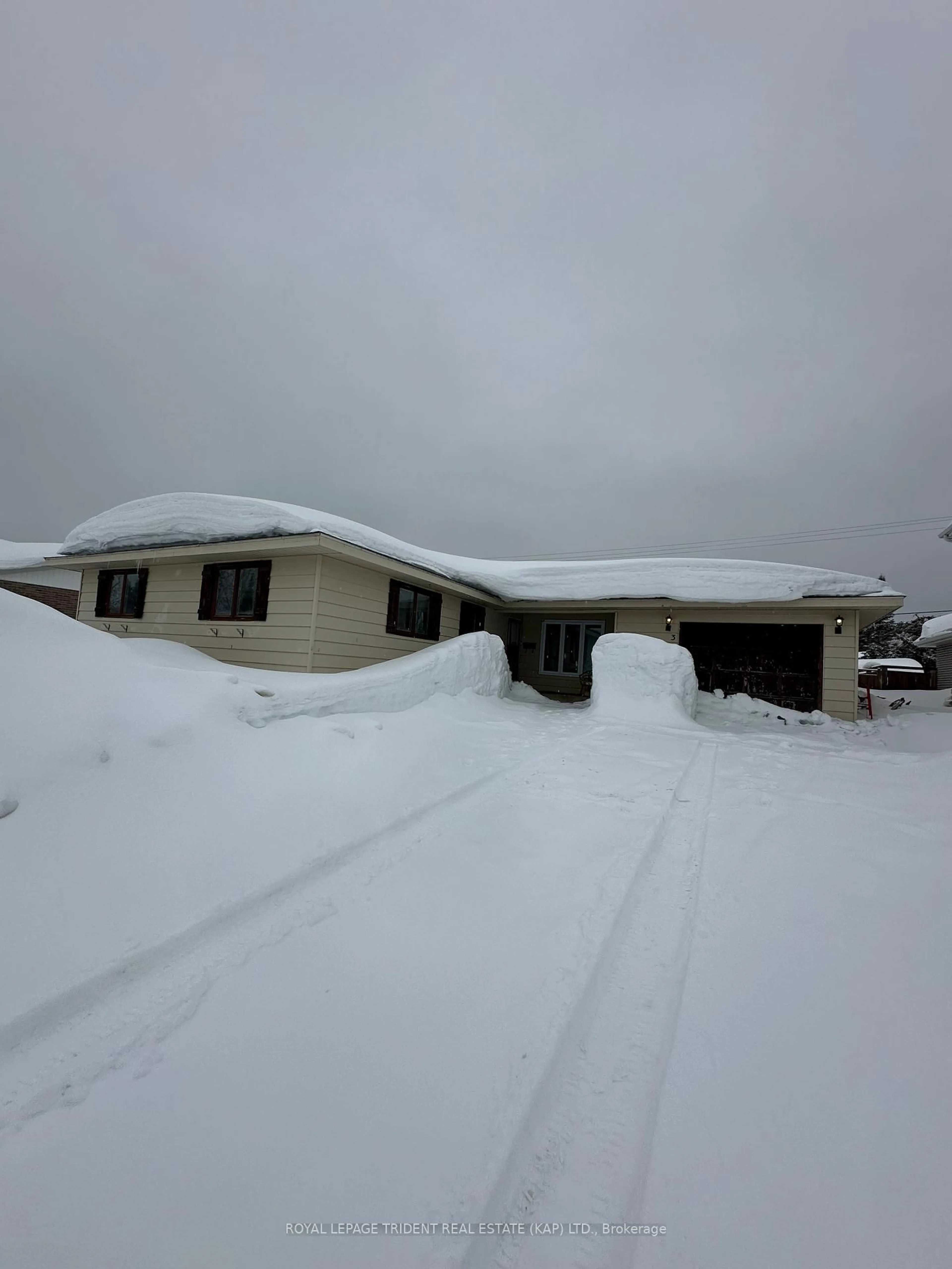 Unknown for 3 Clark St, Kapuskasing Ontario P5N 1L3