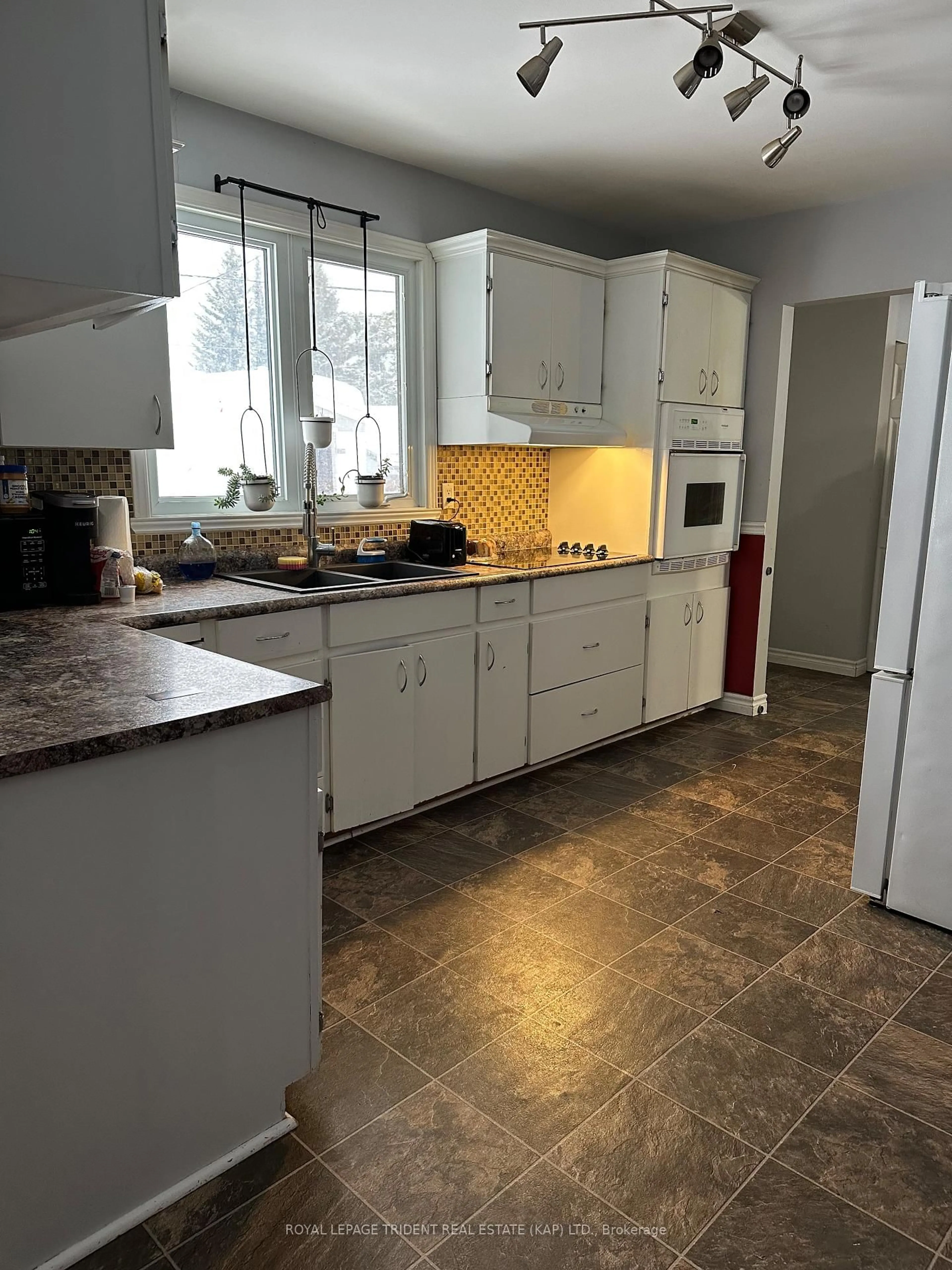 Standard kitchen, ceramic/tile floor for 3 Clark St, Kapuskasing Ontario P5N 1L3