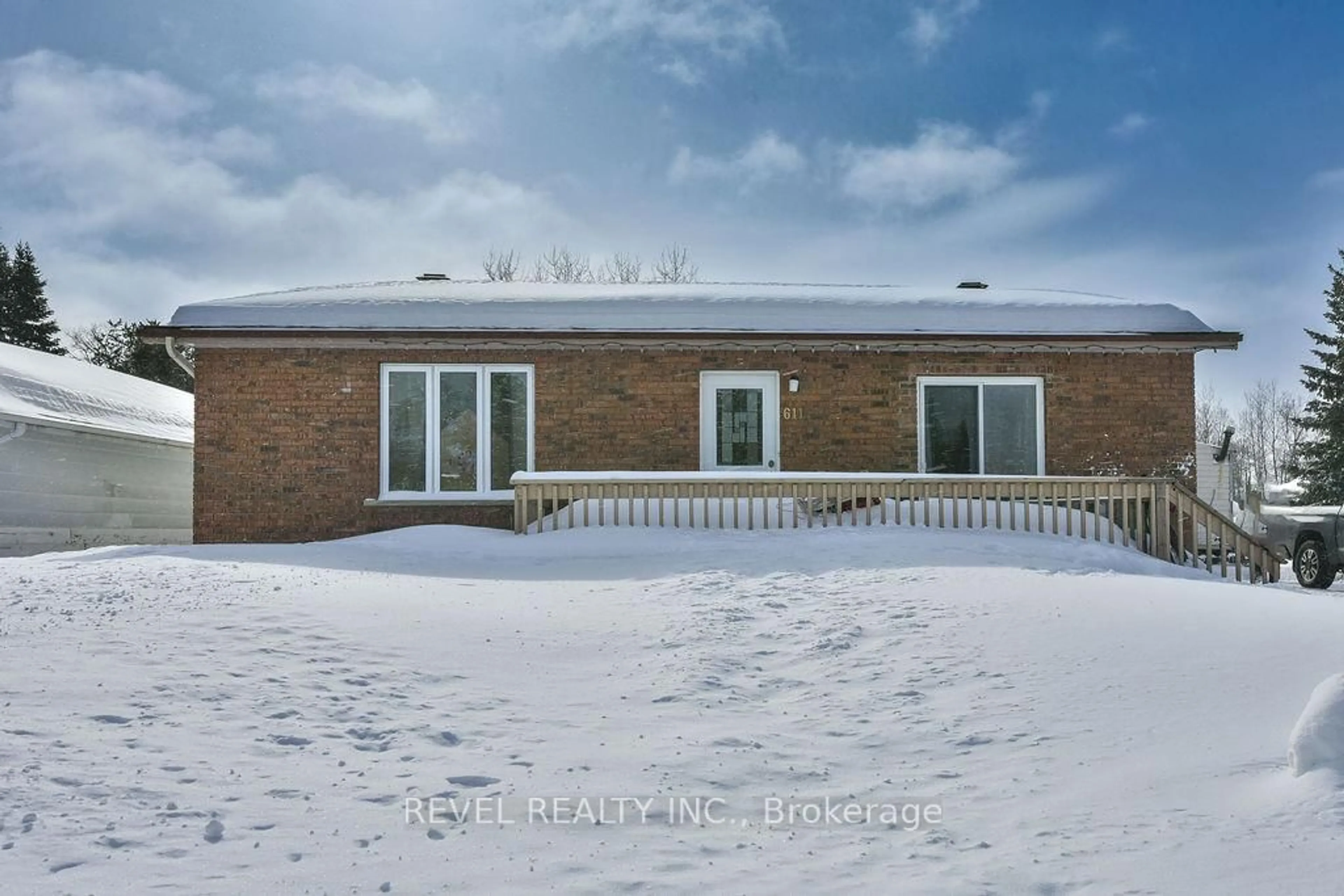 Home with brick exterior material, building for 611 Gauthier St, Timmins Ontario P0N 1C0