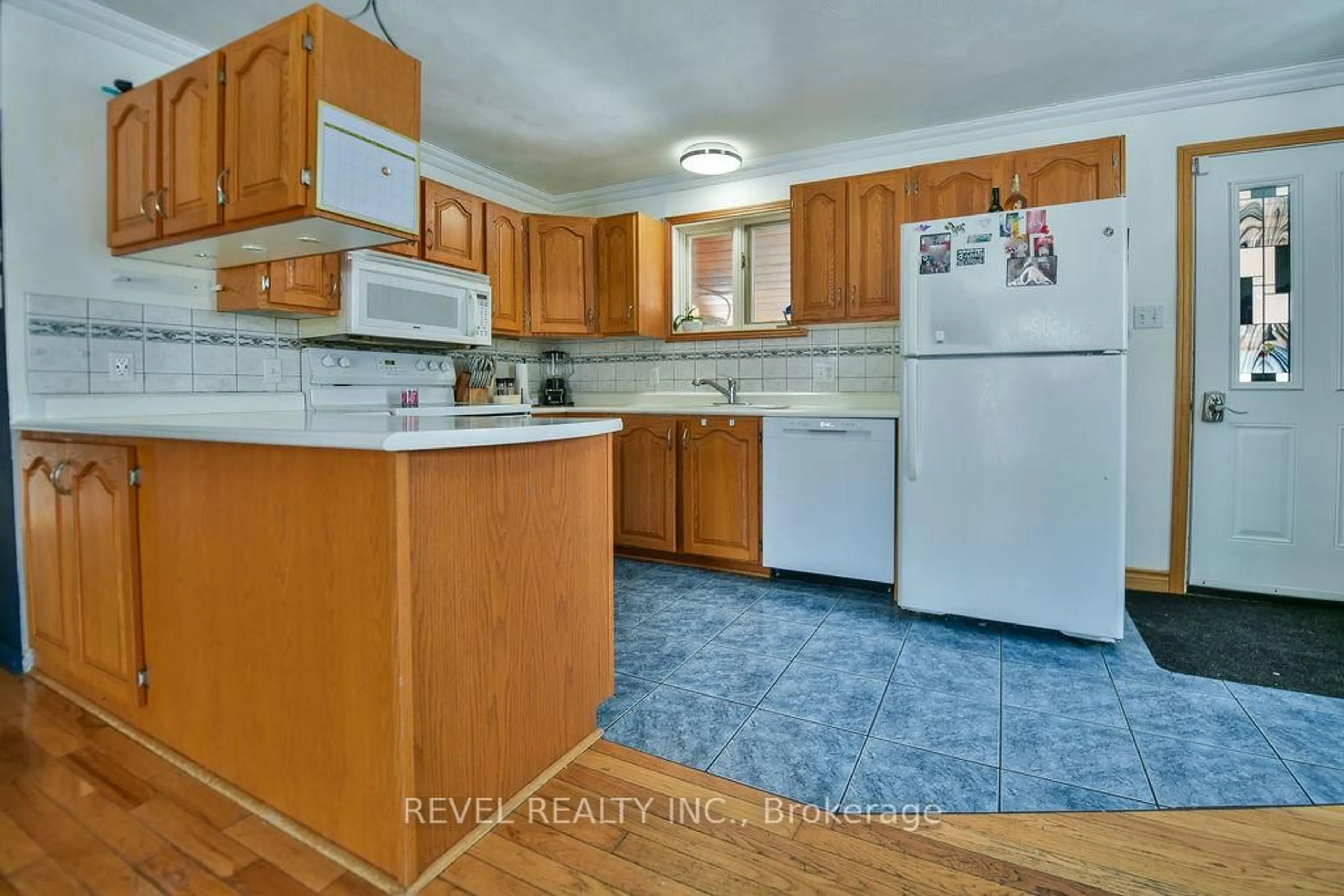 Standard kitchen, unknown for 611 Gauthier St, Timmins Ontario P0N 1C0
