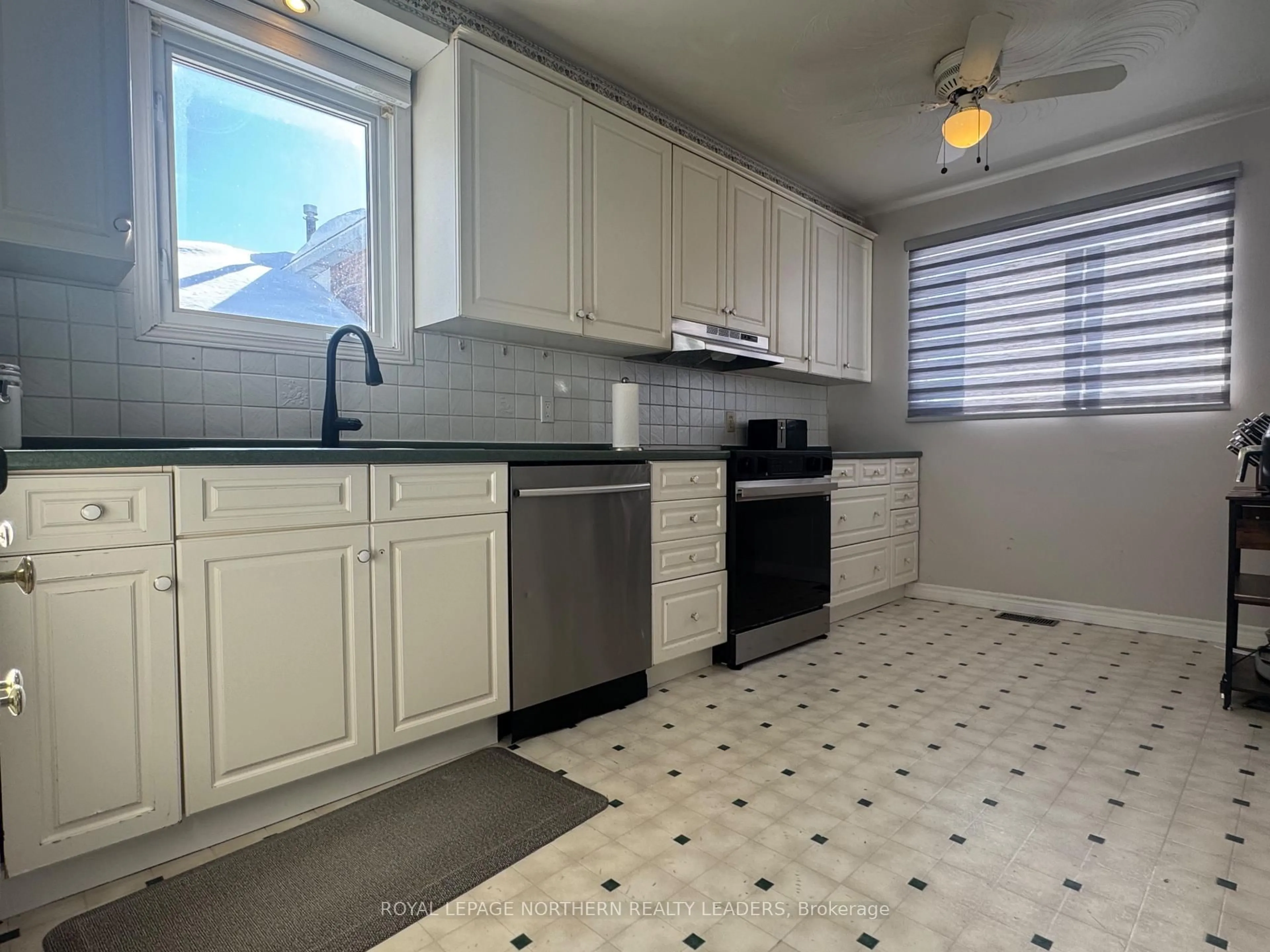 Standard kitchen, unknown for 429 Shub Ave, Timmins Ontario P4N 7N1