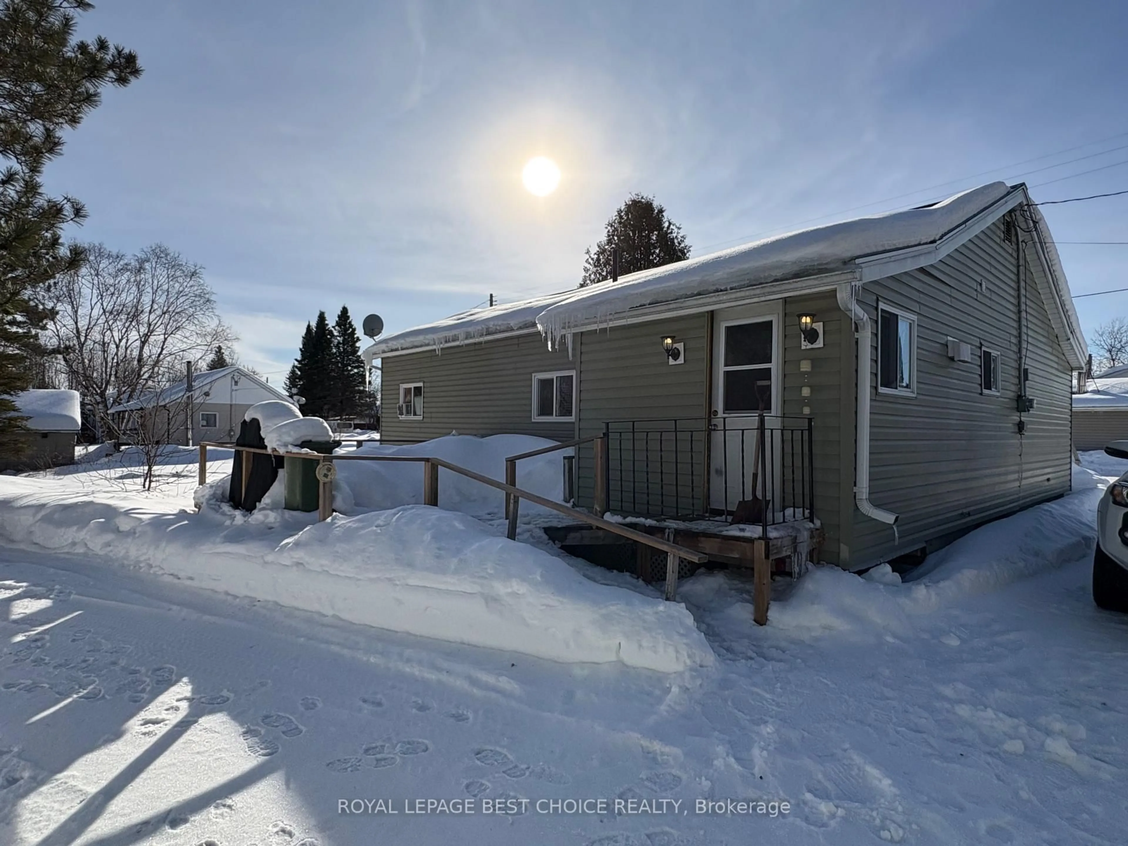 A pic from outside/outdoor area/front of a property/back of a property/a pic from drone, street for 57 Hillview St, Timiskaming Ontario P0J 1N0
