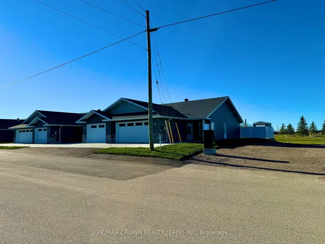 26 Golf St, Kapuskasing 2