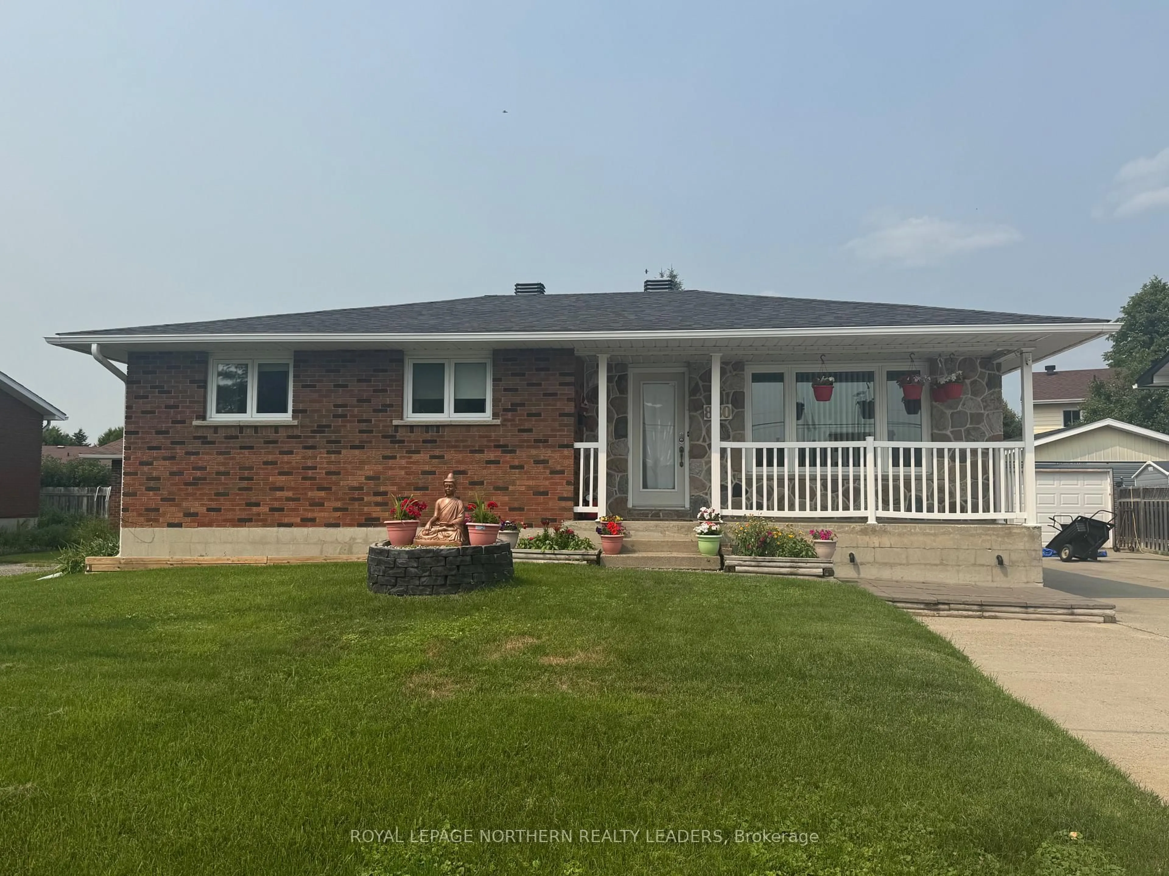 Home with vinyl exterior material, street for 880 Park Ave, Timmins Ontario P4N 3Y2