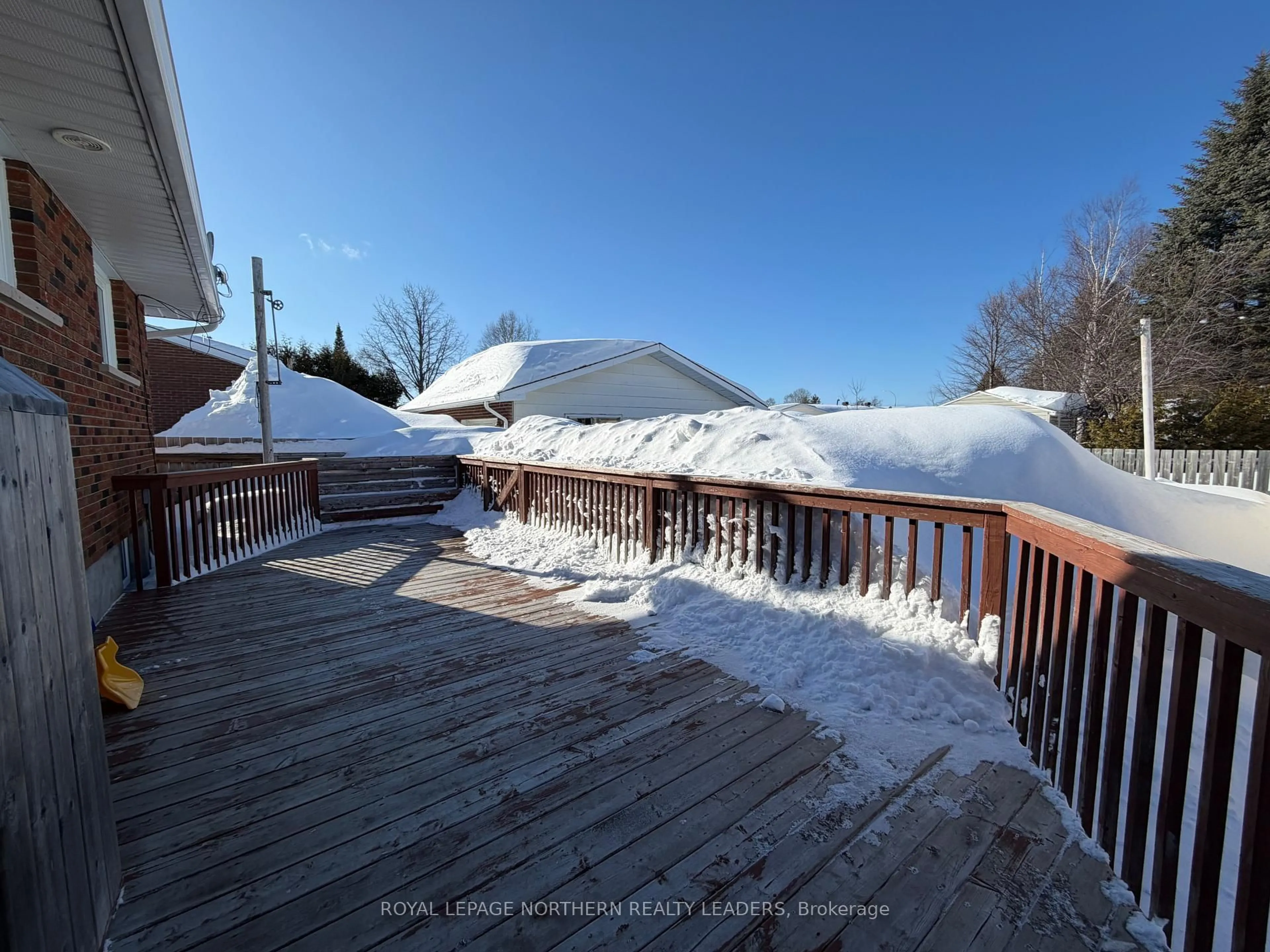 Patio, unknown for 880 Park Ave, Timmins Ontario P4N 3Y2