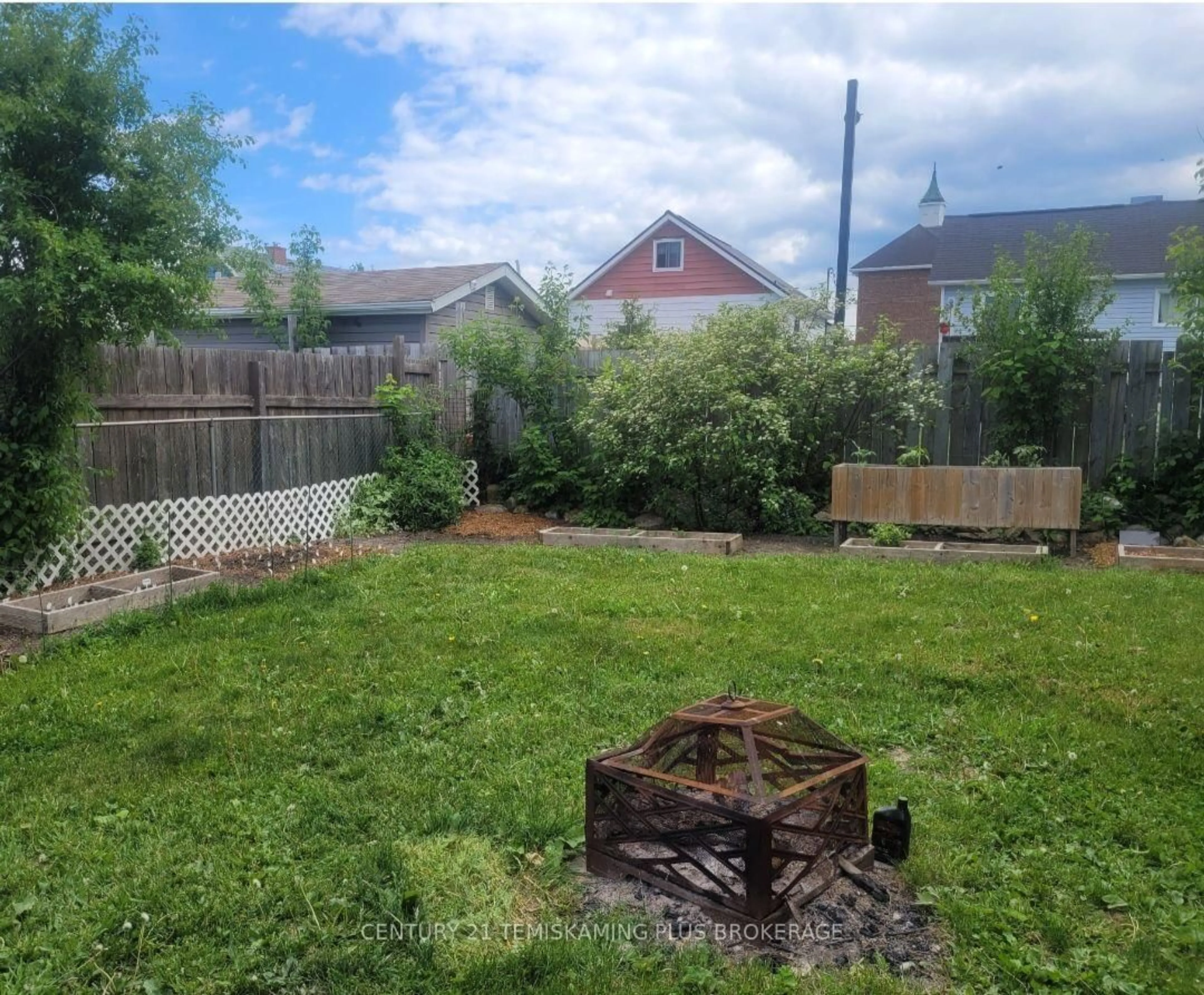 A pic from outside/outdoor area/front of a property/back of a property/a pic from drone, mountain view for 444 Blackwall St, Temiskaming Shores Ontario P0J 1K0