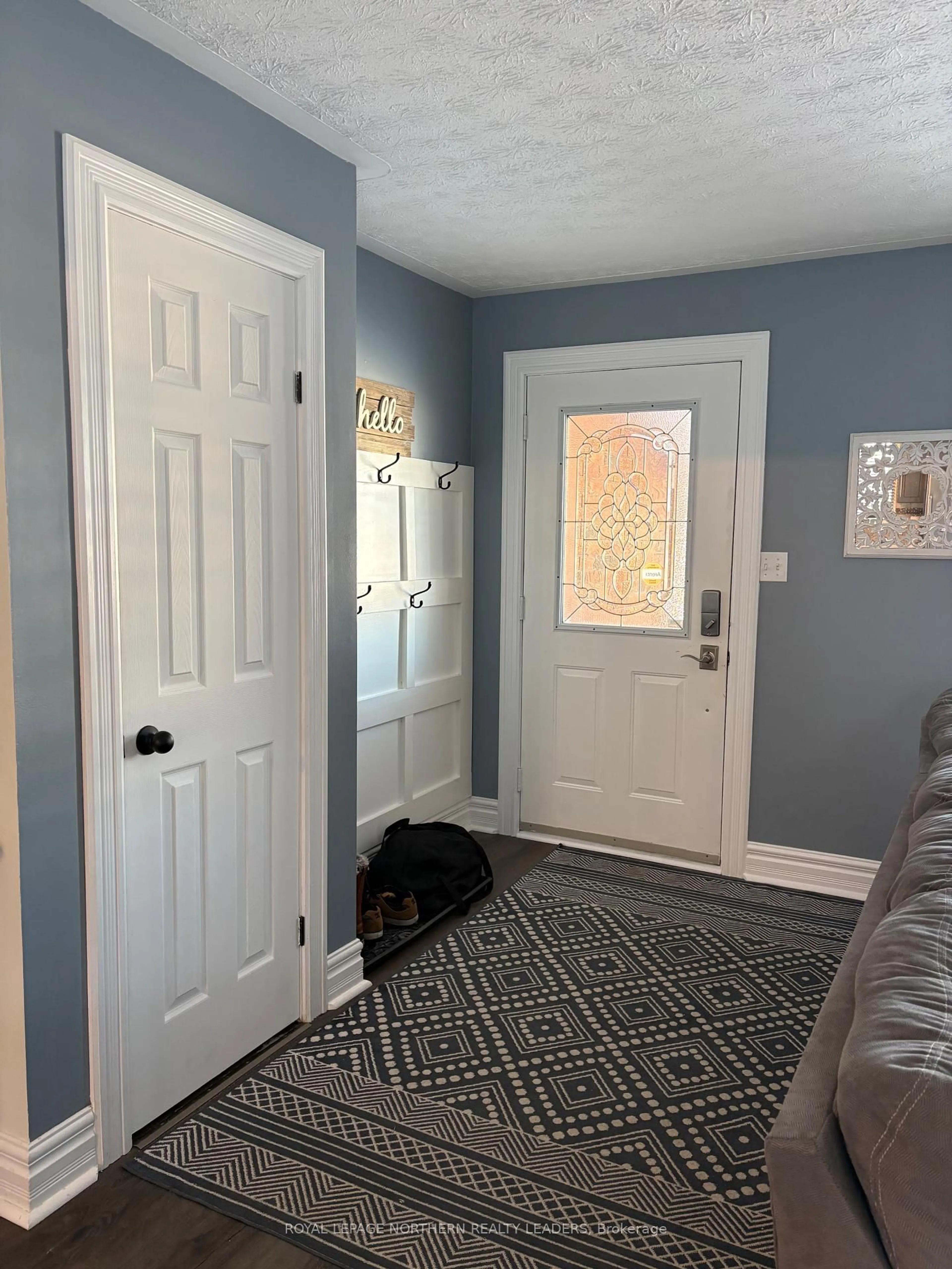Indoor entryway for 1283 Power Ave, Timmins Ontario P4R 1J1