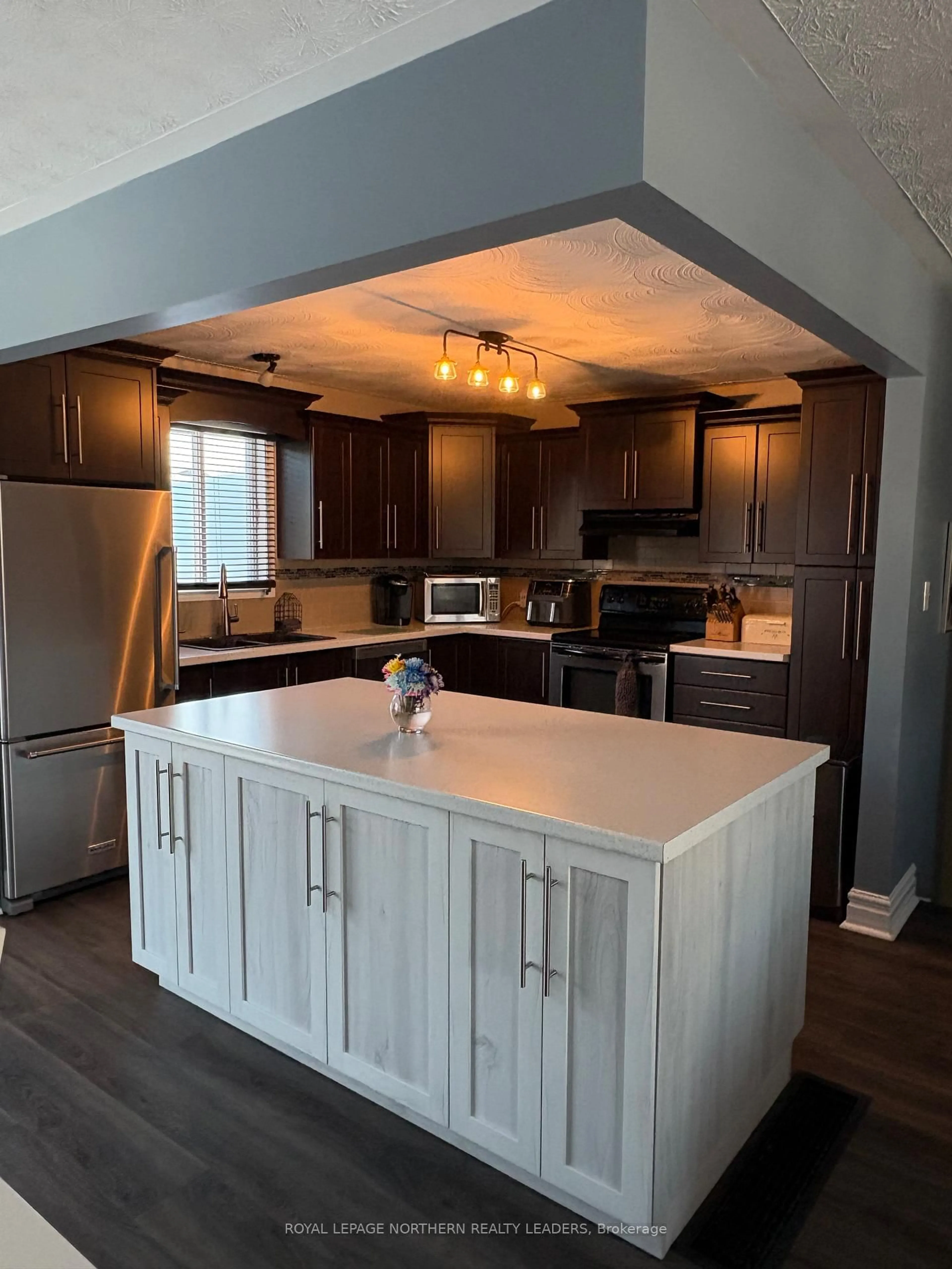Open concept kitchen, unknown for 1283 Power Ave, Timmins Ontario P4R 1J1