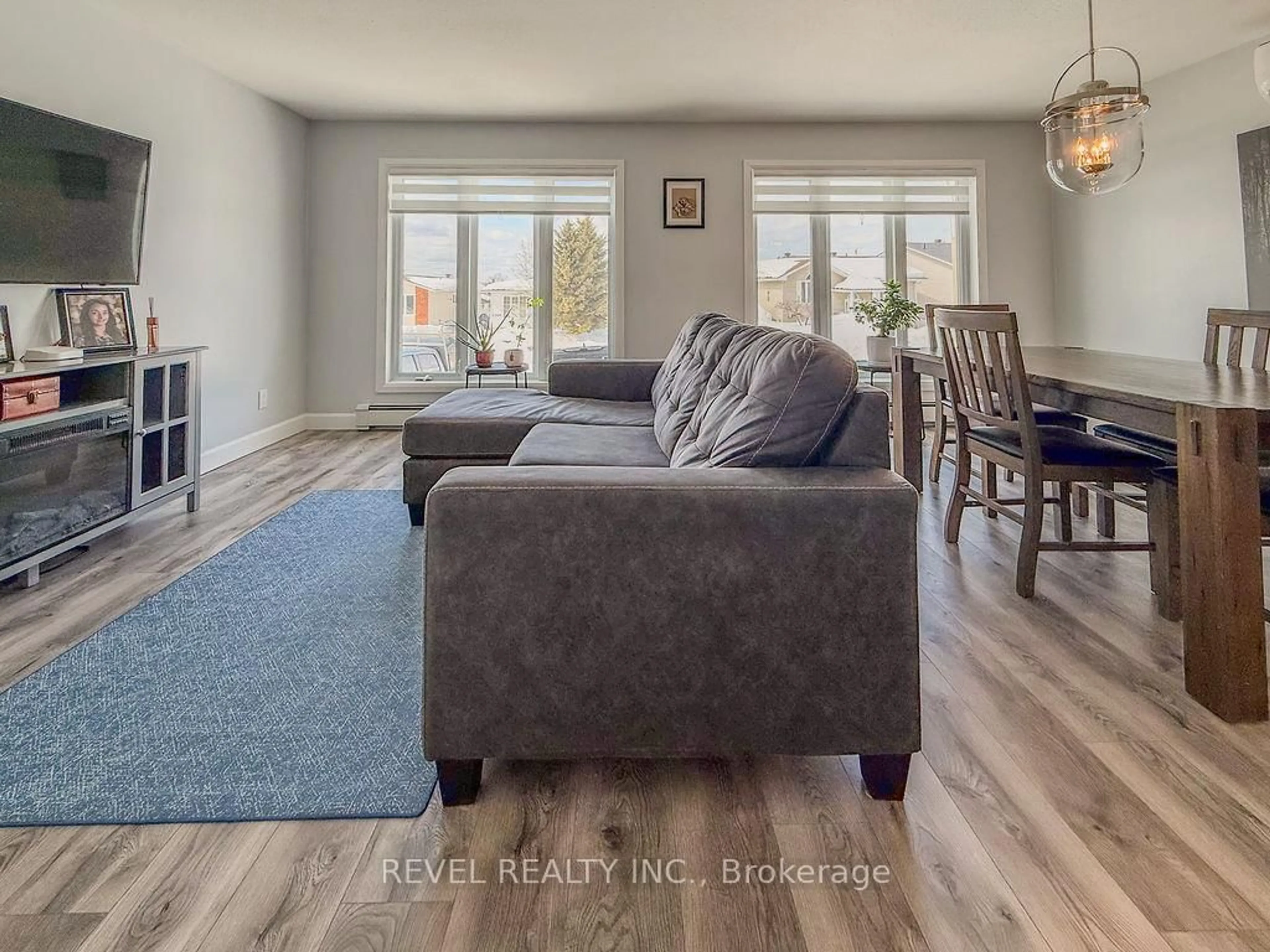 Living room with furniture, unknown for 1301 Lozanne Cres, Timmins Ontario P4P 1E7