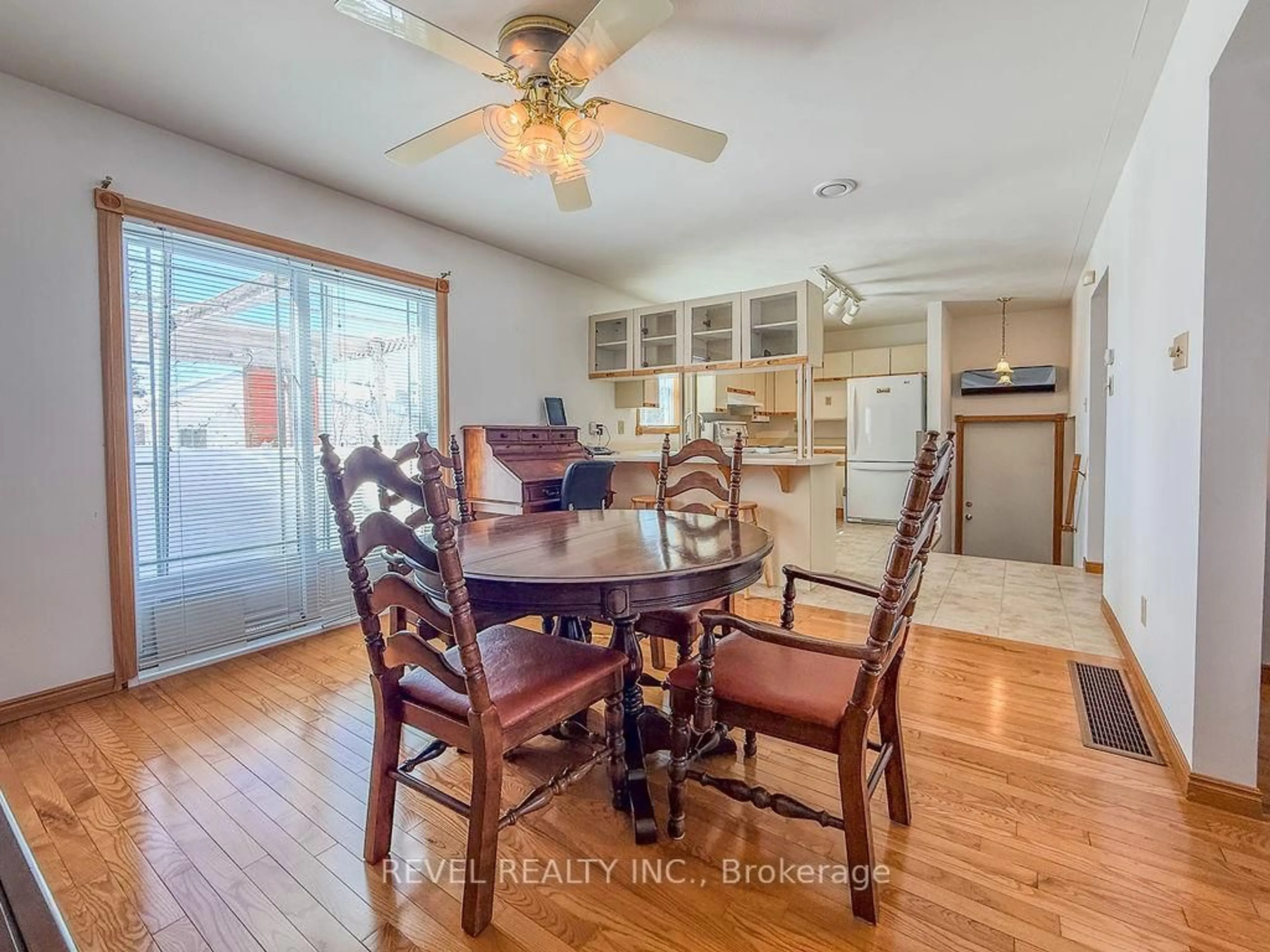 Dining room, unknown for 901 Reg Pope Blvd, Timmins Ontario P4N 8K9