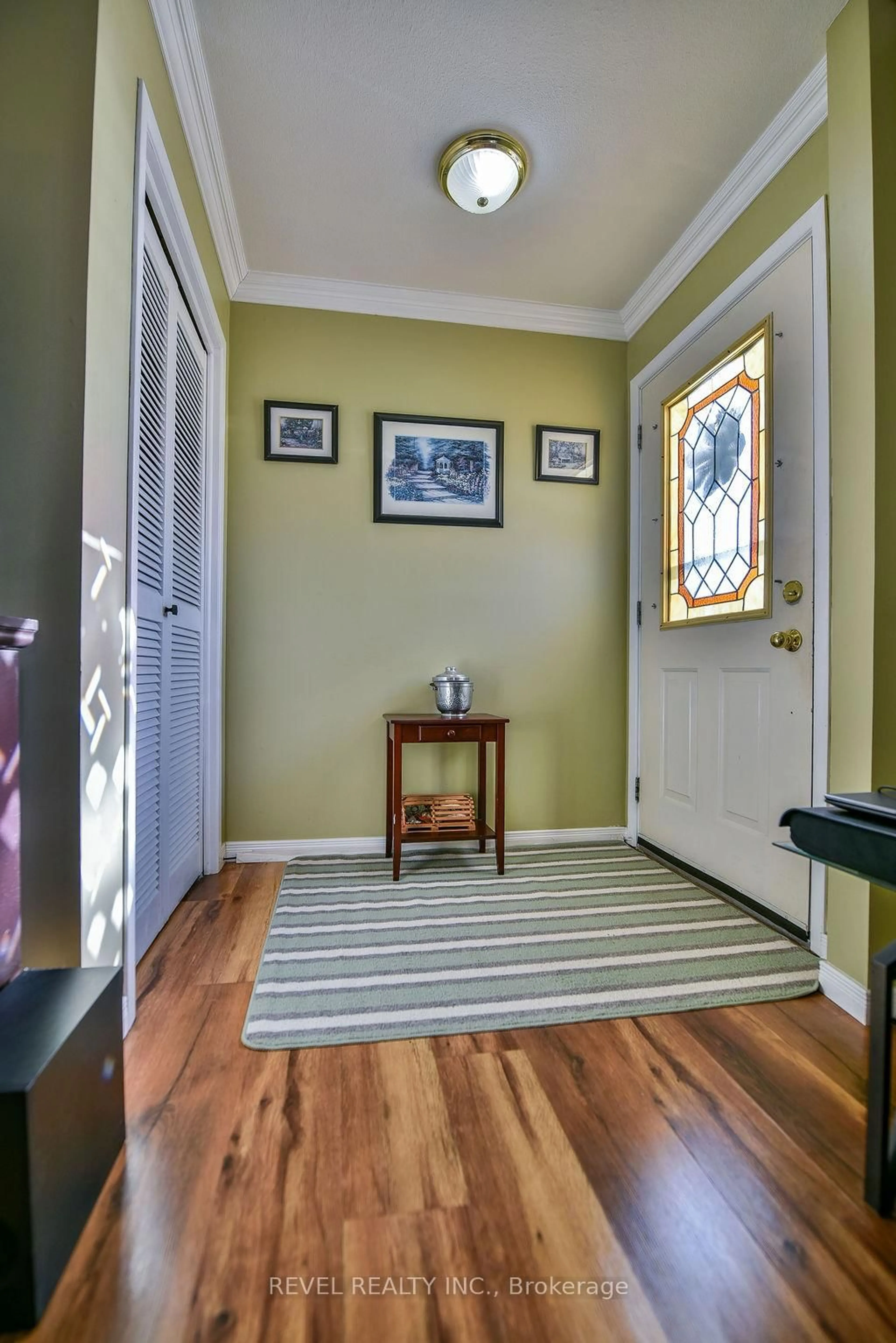 Indoor entryway for 98 Shirley St, Timmins Ontario P4R 1B9