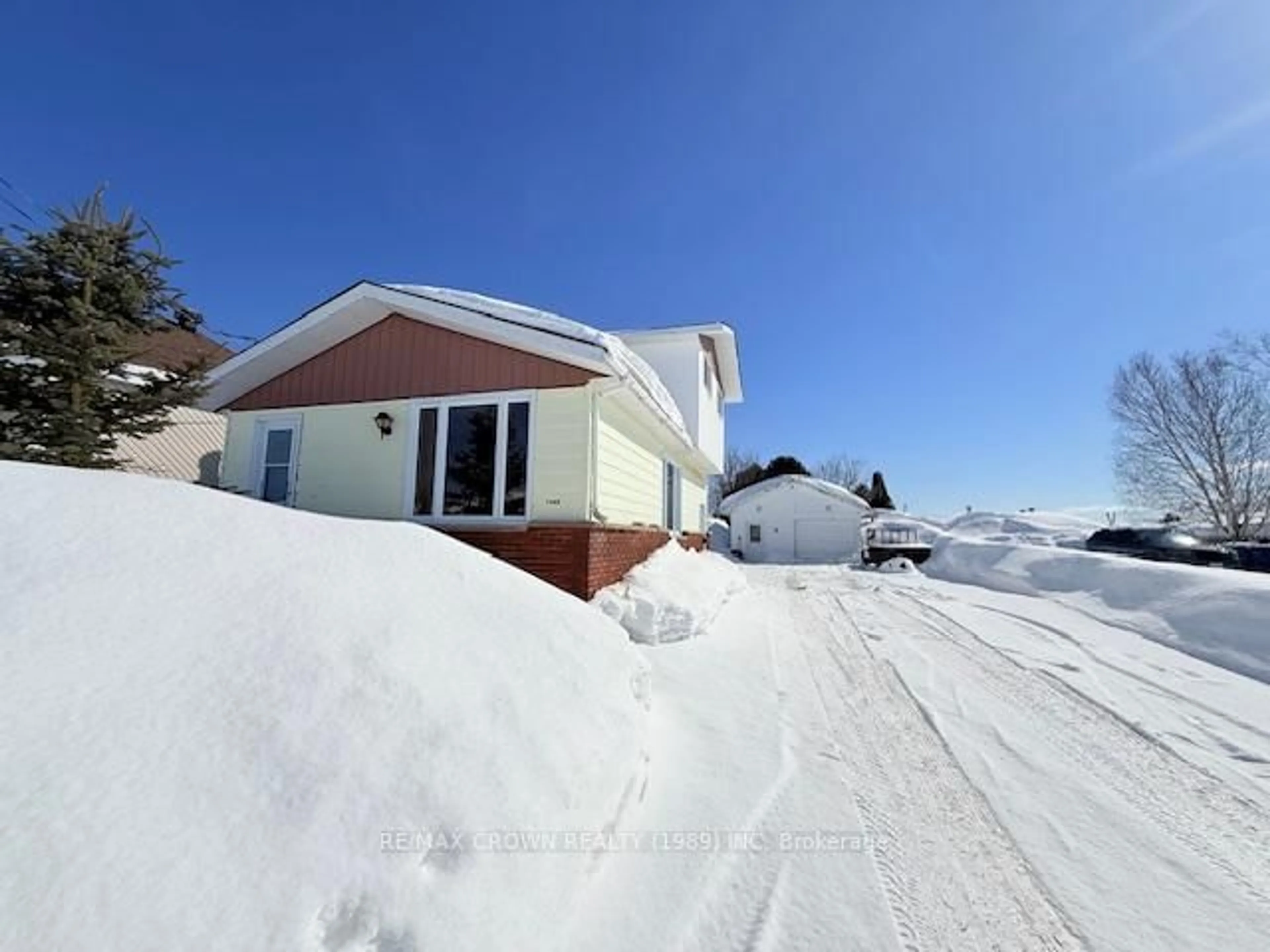 Unknown for 4 Brock Cres, Kapuskasing Ontario P5N 2J8