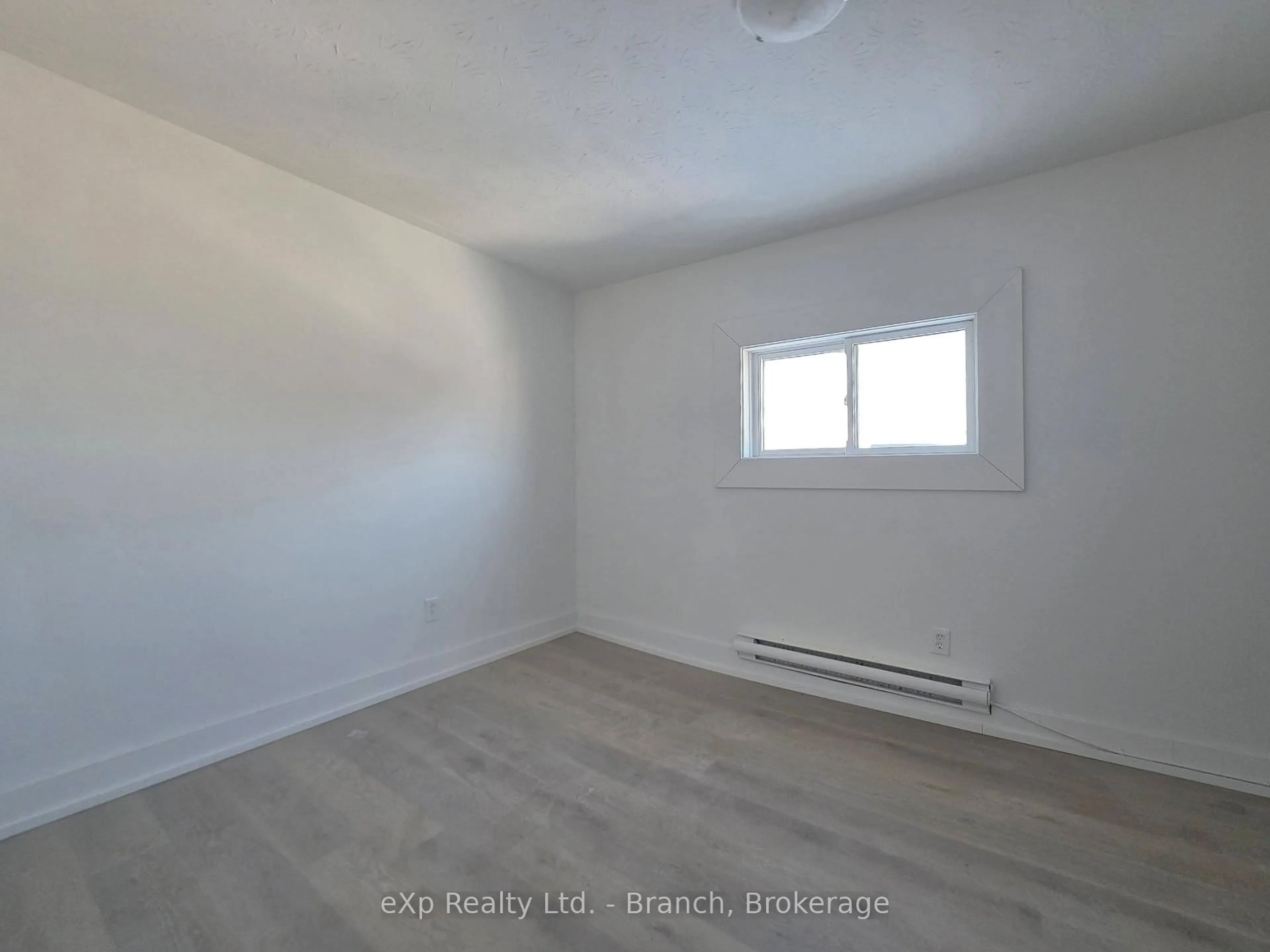 A pic of a room for 85 Father Costello Dr, Timmins Ontario P0N 1G0