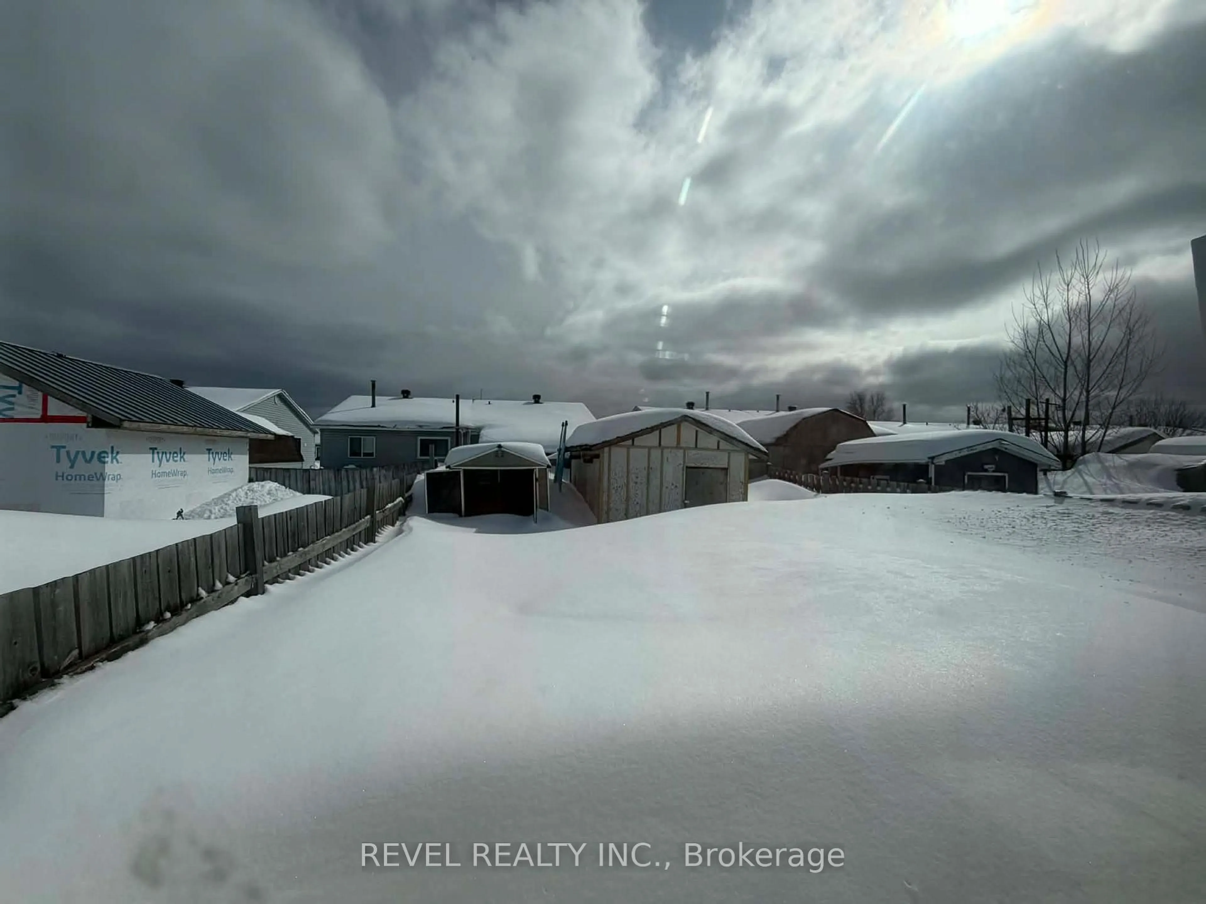 Blurry image for 489 Couture Ave, Timmins Ontario P4P 1A5