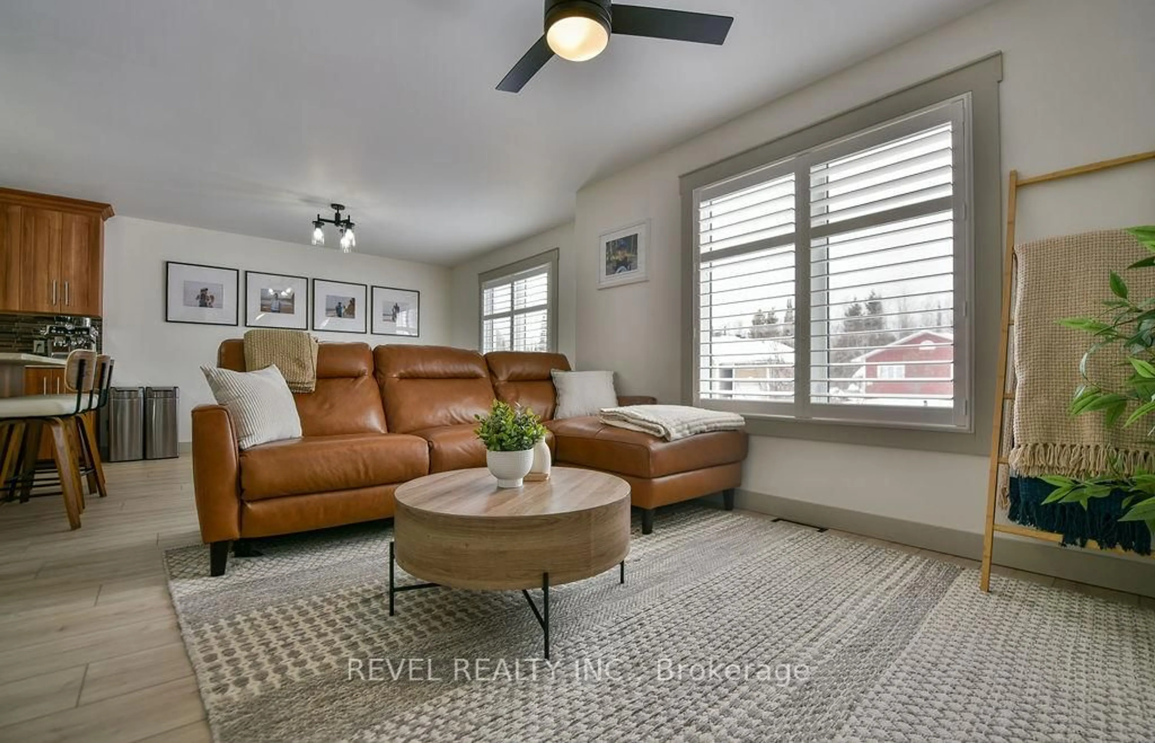 Living room with furniture, unknown for 133 J.V. Bonhomme Blvd, Timmins Ontario P4P 0A2