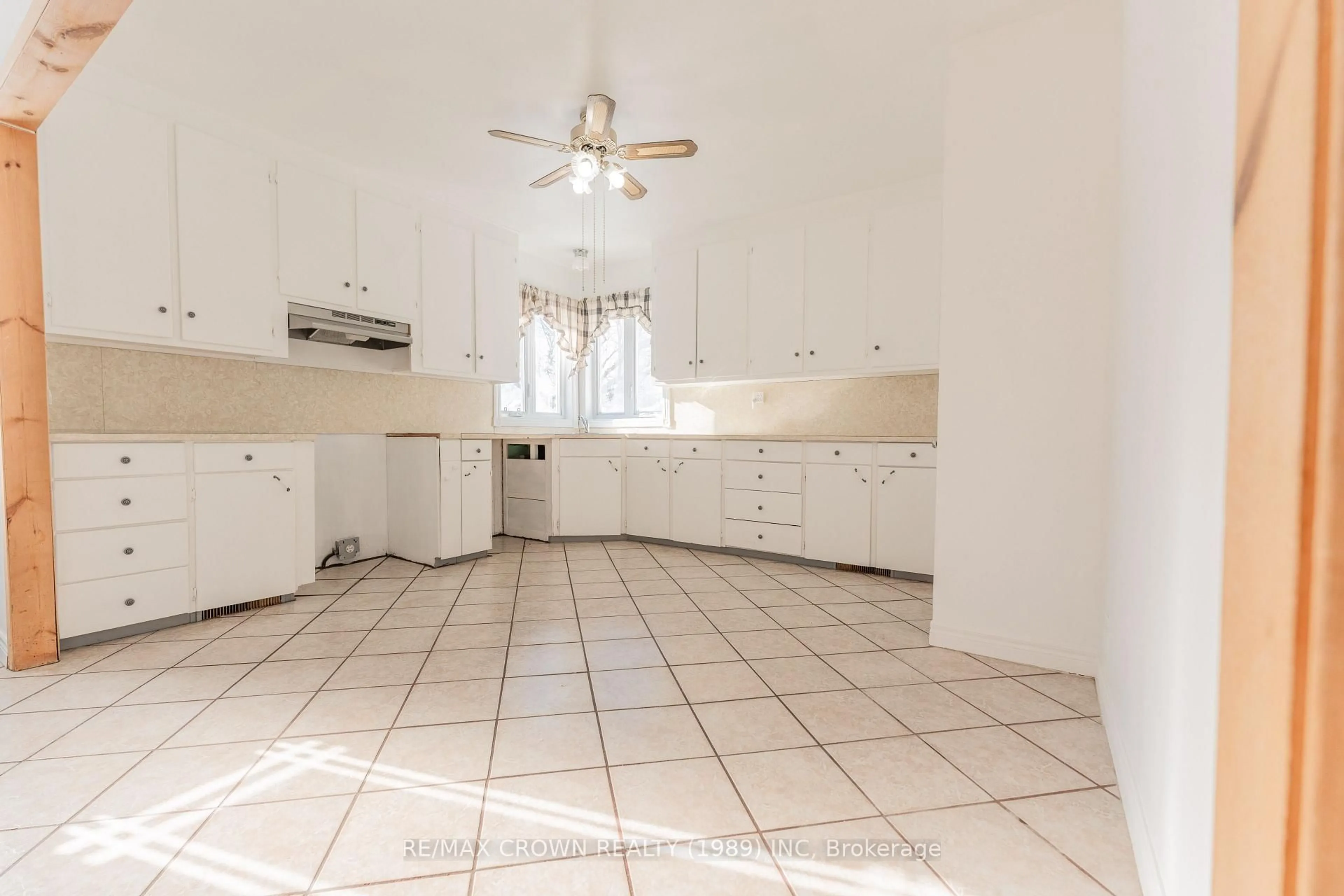 Standard kitchen, unknown for 30 Pine Cres, Kapuskasing Ontario P5N 1X7