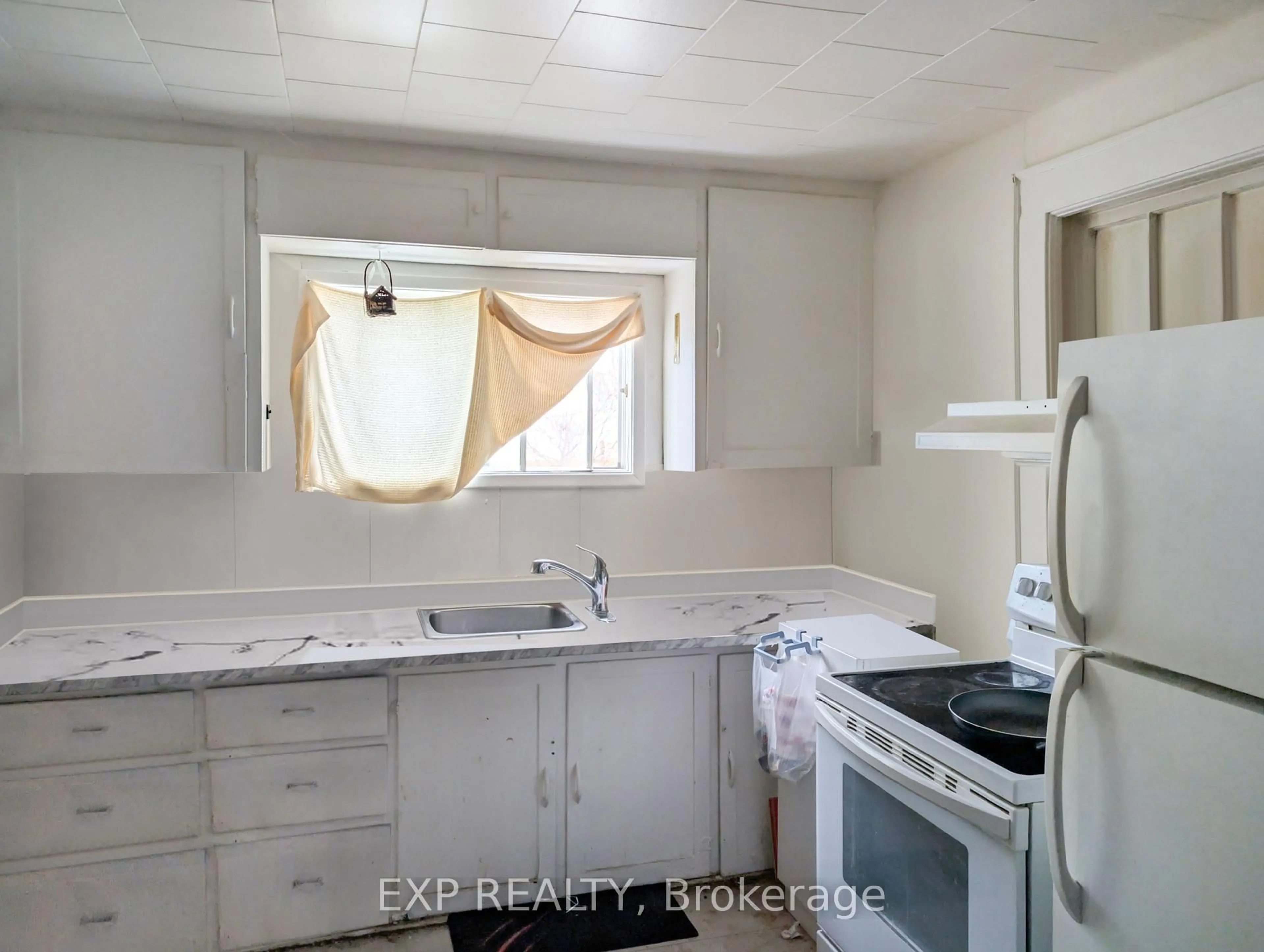 Standard kitchen, unknown for 111 Taylor Ave, Kirkland Lake Ontario P2N 2L8