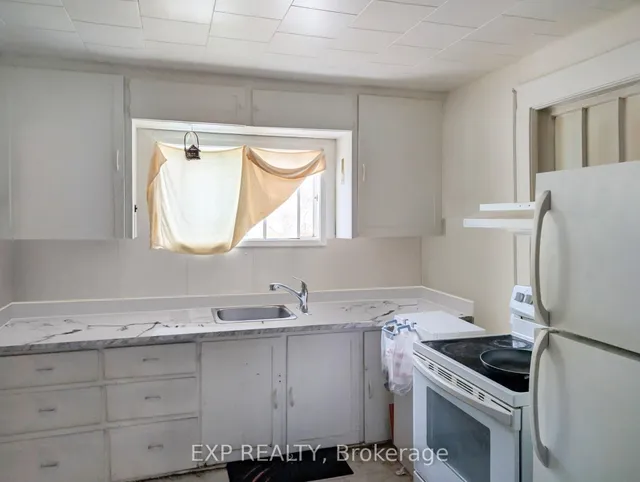 111 Taylor Ave, Kirkland Lake 2