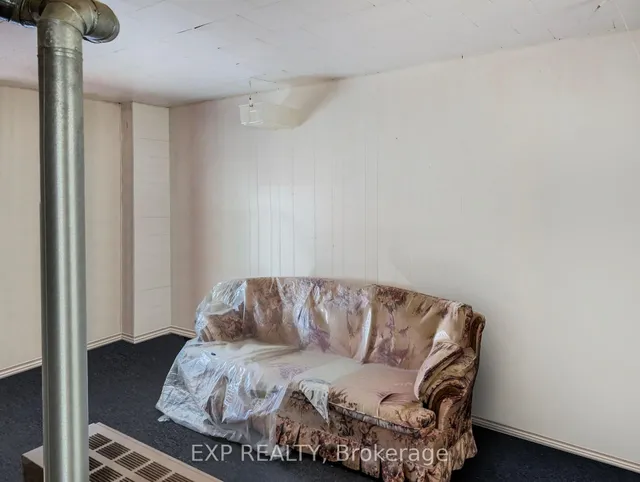 111 Taylor Ave, Kirkland Lake 4