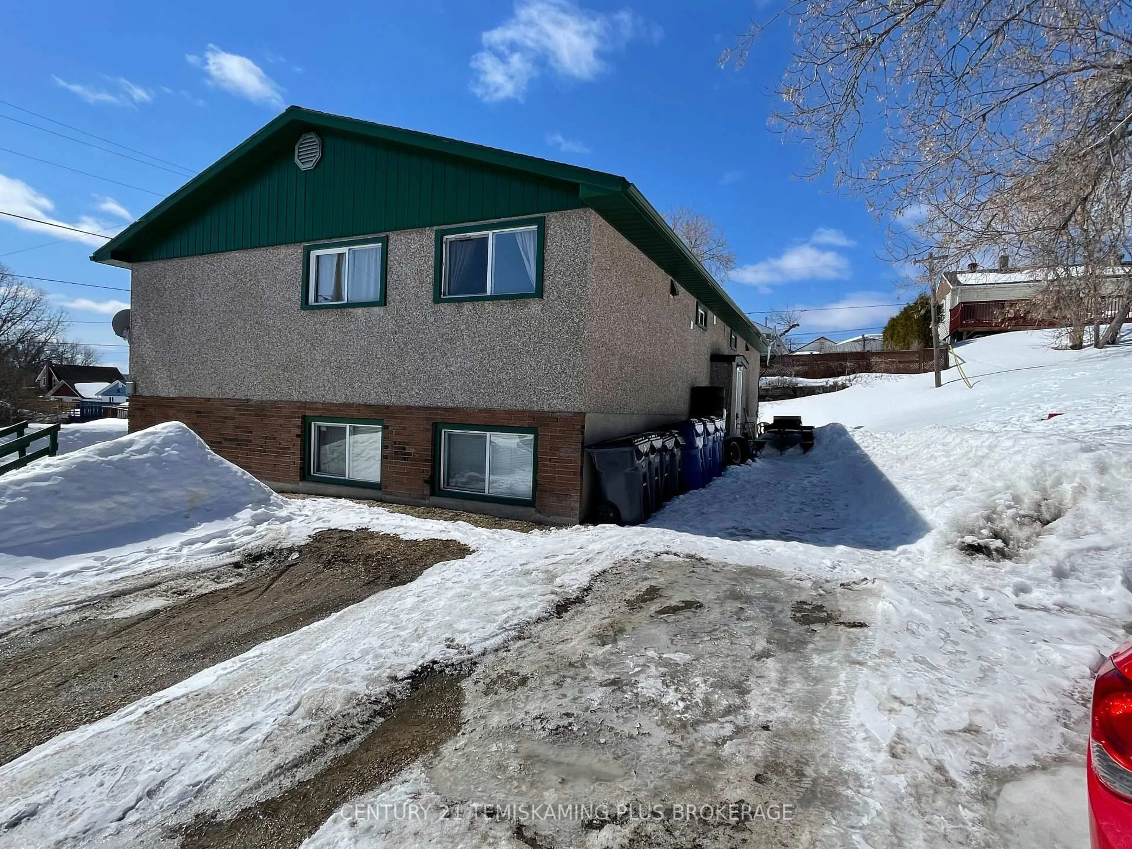 Unknown for 121 Elm Ave, Temiskaming Shores Ontario P0J 1P0