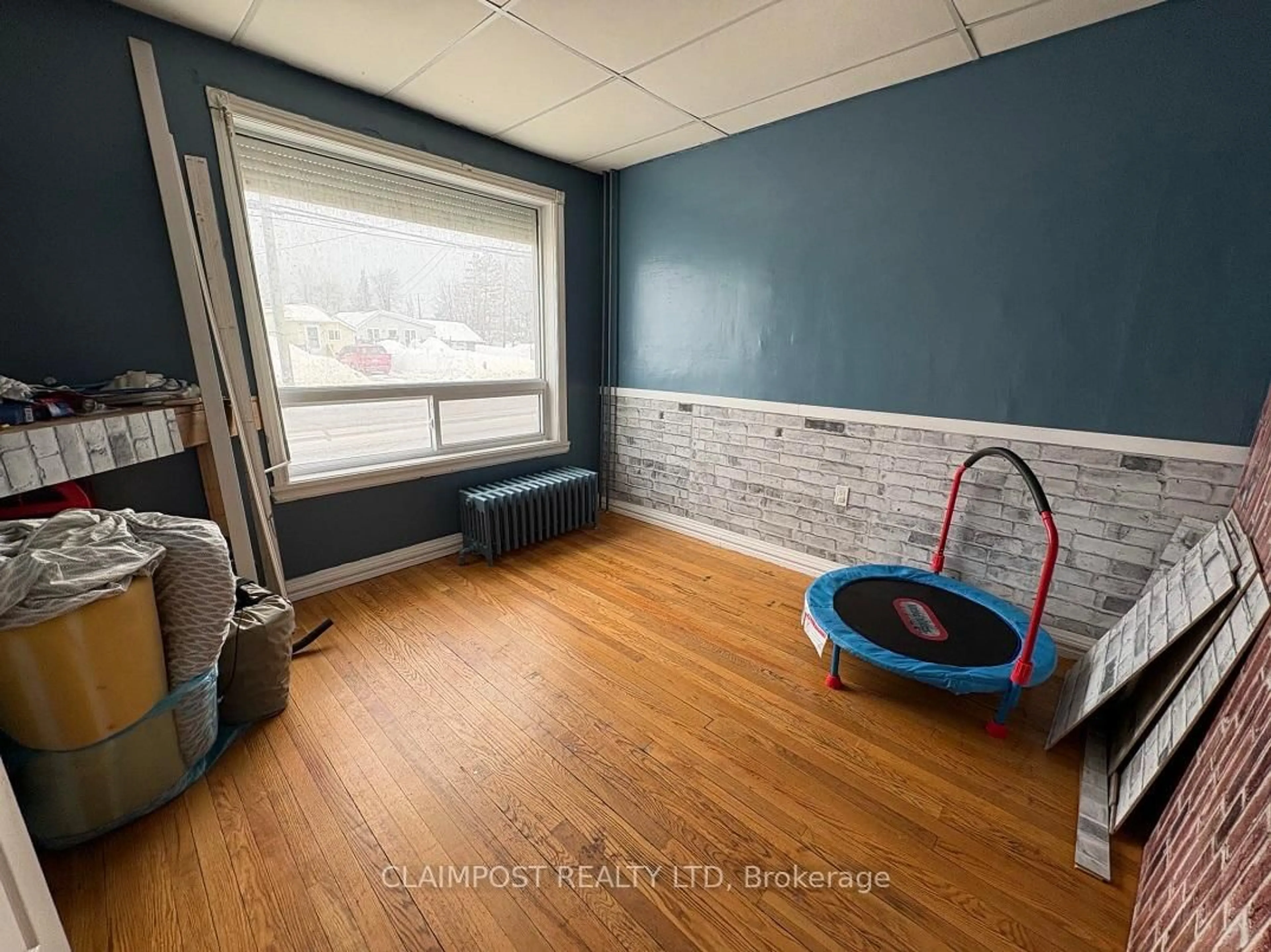 A pic of a room for 5865 King St, Timmins Ontario P0N 1C0