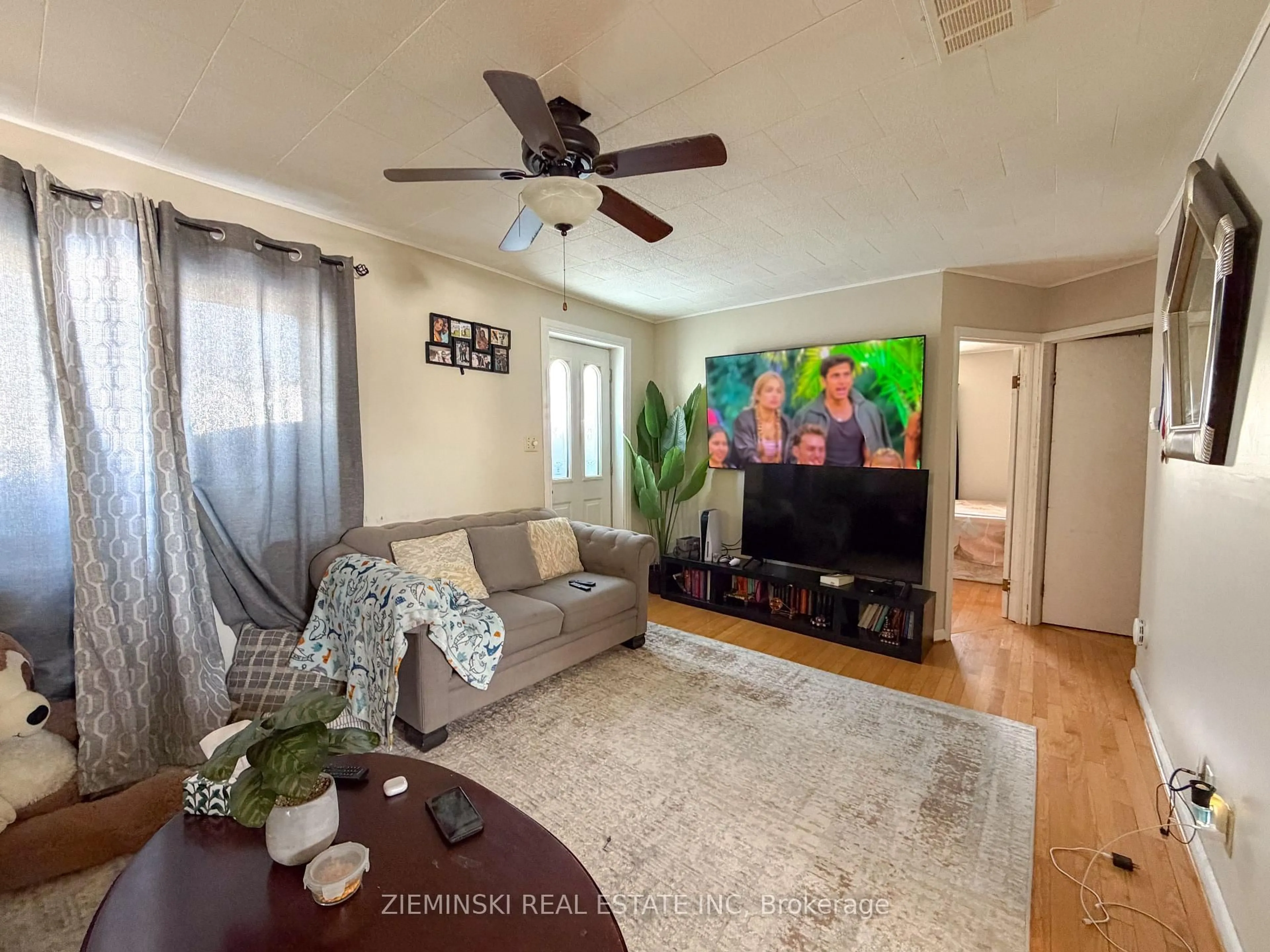 Living room with furniture, unknown for 963 Victoria Rd, Iroquois Falls Ontario P0K 1E0