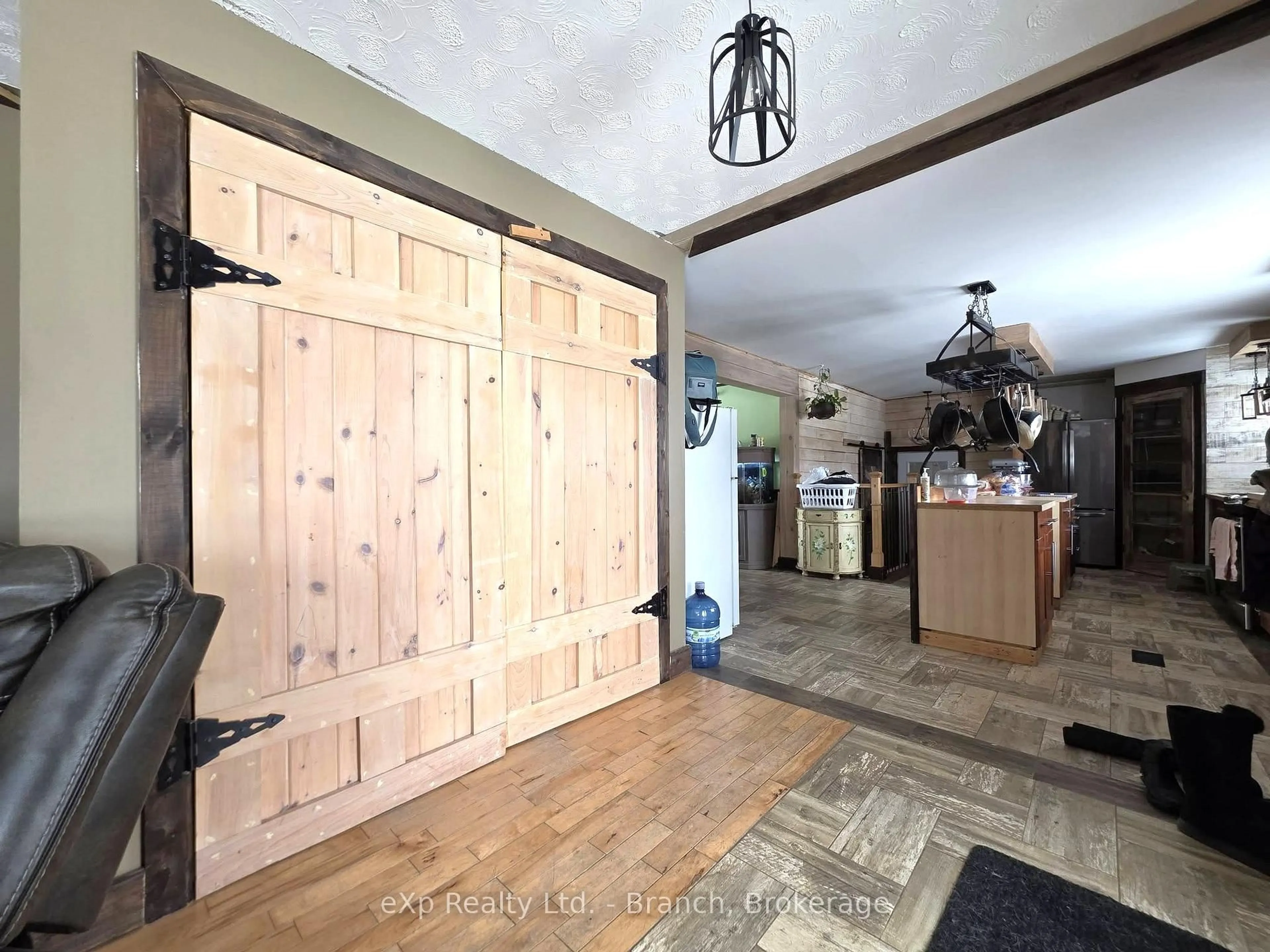 Indoor entryway for 18 Main St, Armstrong Ontario P0J 1S0