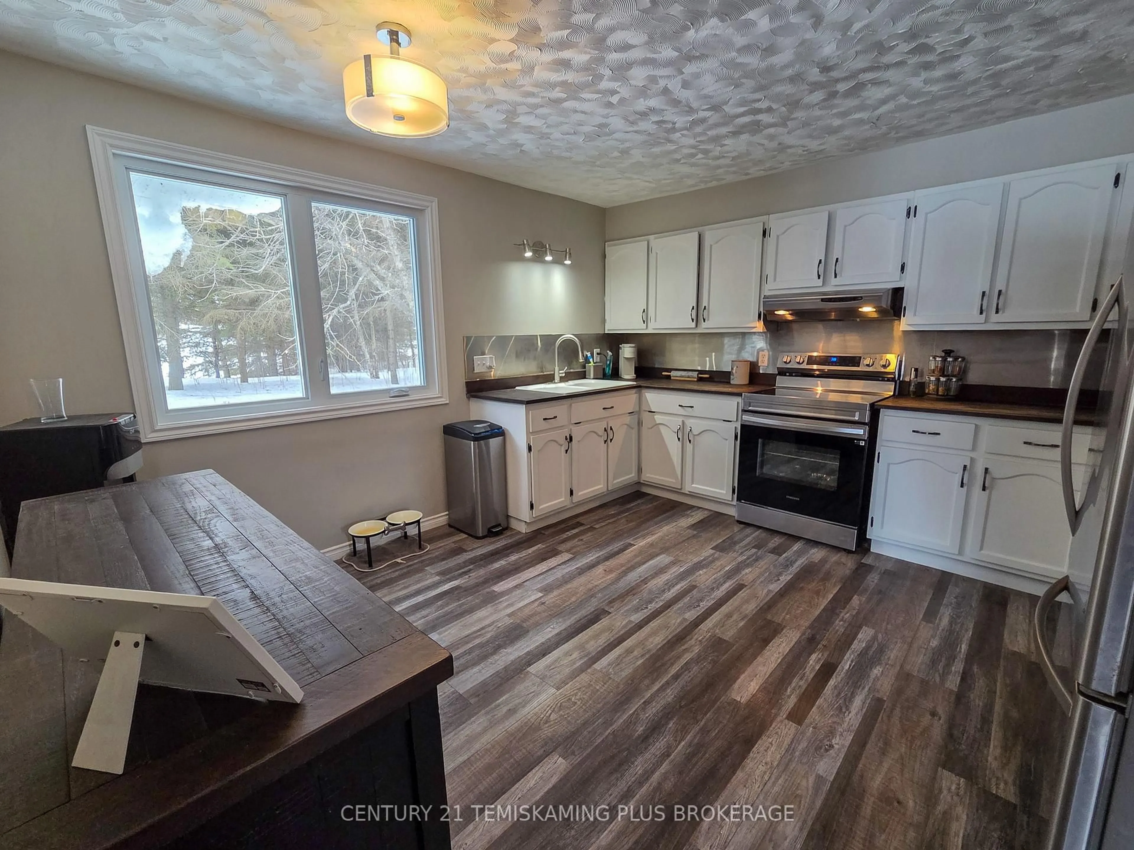 Open concept kitchen, unknown for 286422 Spruce Grove Rd, Englehart Ontario P0J 1H0