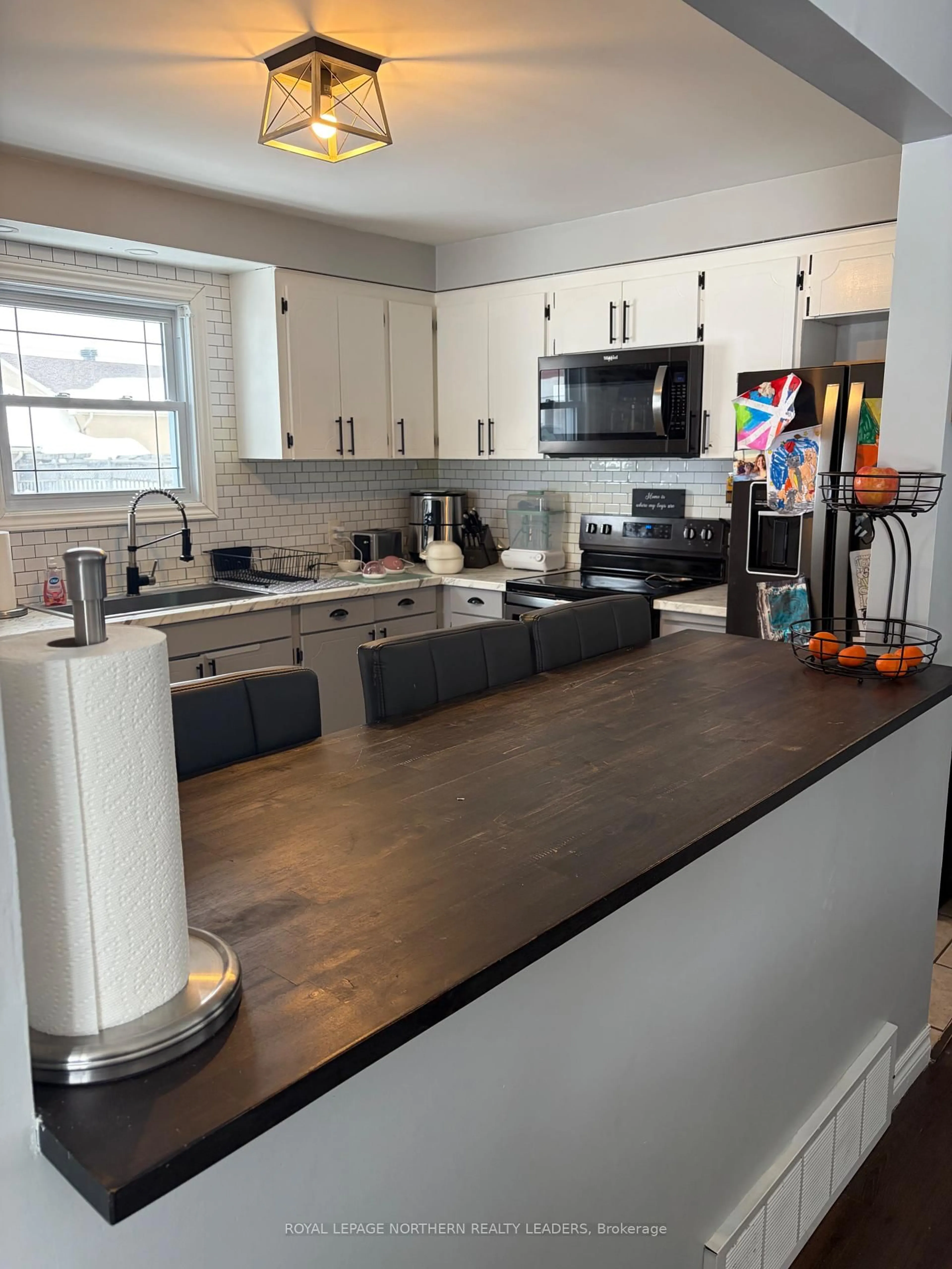 Open concept kitchen, unknown for 429 Ann Ave, Timmins Ontario P4N 4V3