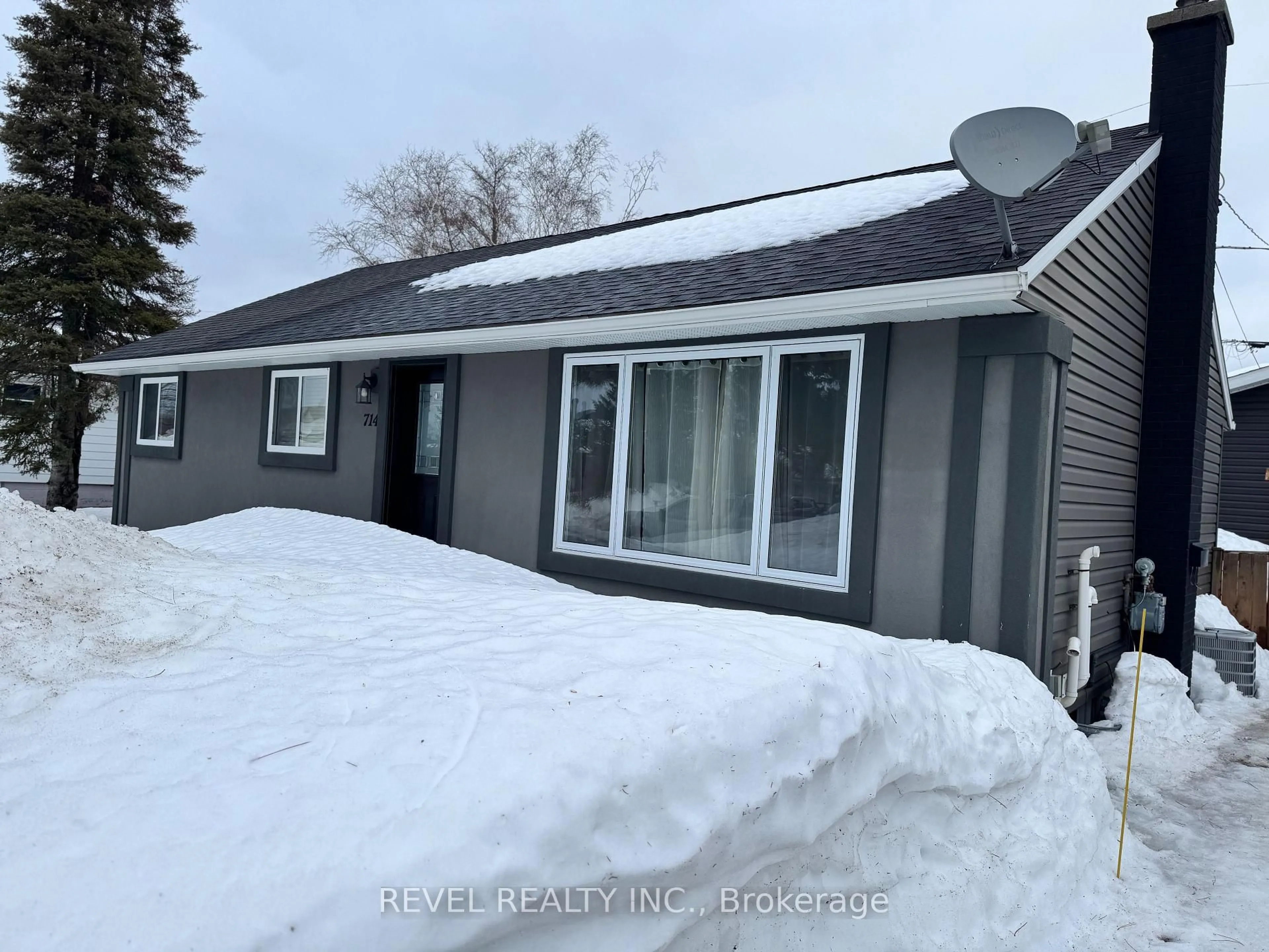 Home with vinyl exterior material, street for 714 Eyre Blvd, Timmins Ontario P4N 4Z4
