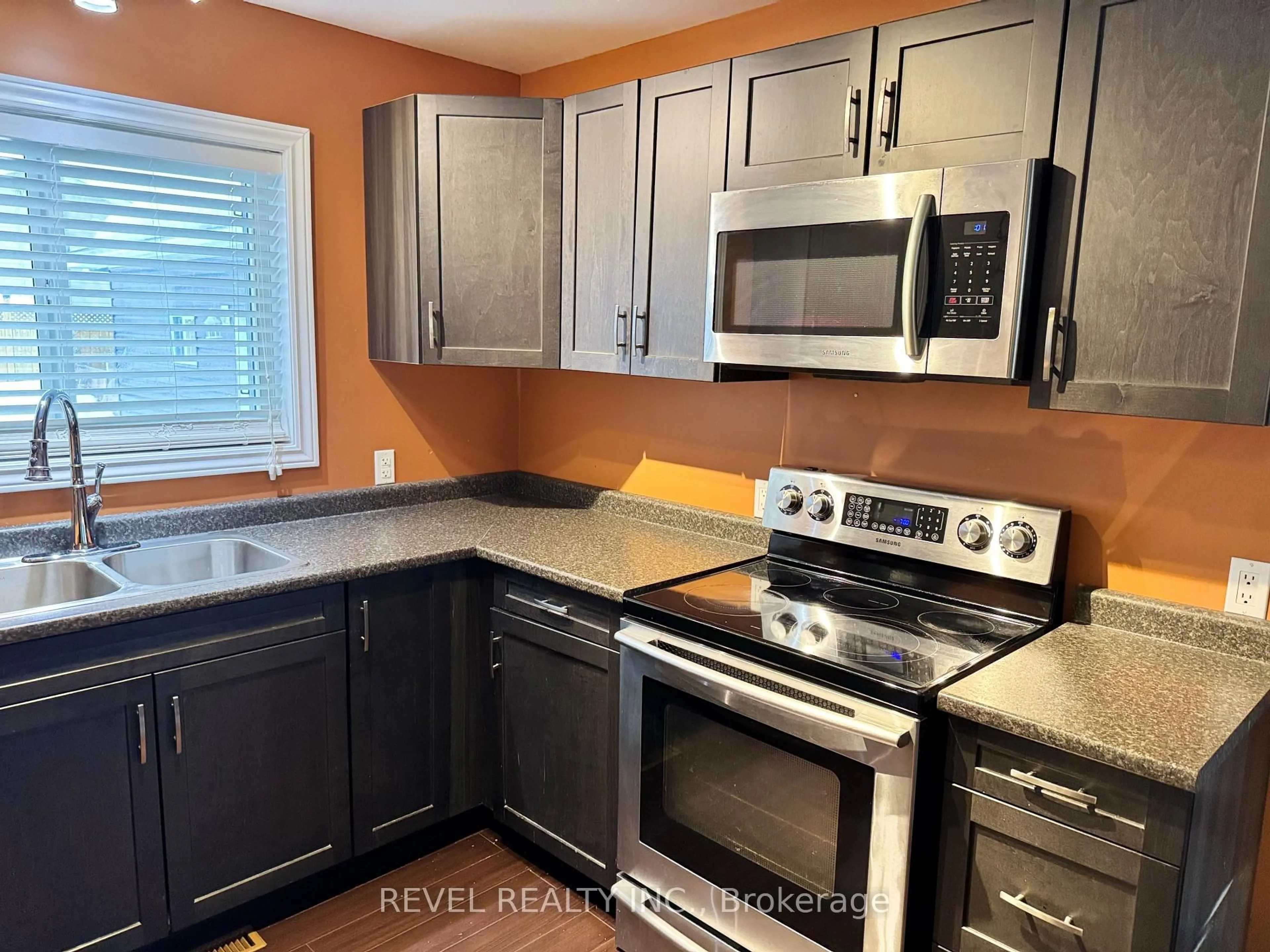 Standard kitchen, unknown for 714 Eyre Blvd, Timmins Ontario P4N 4Z4