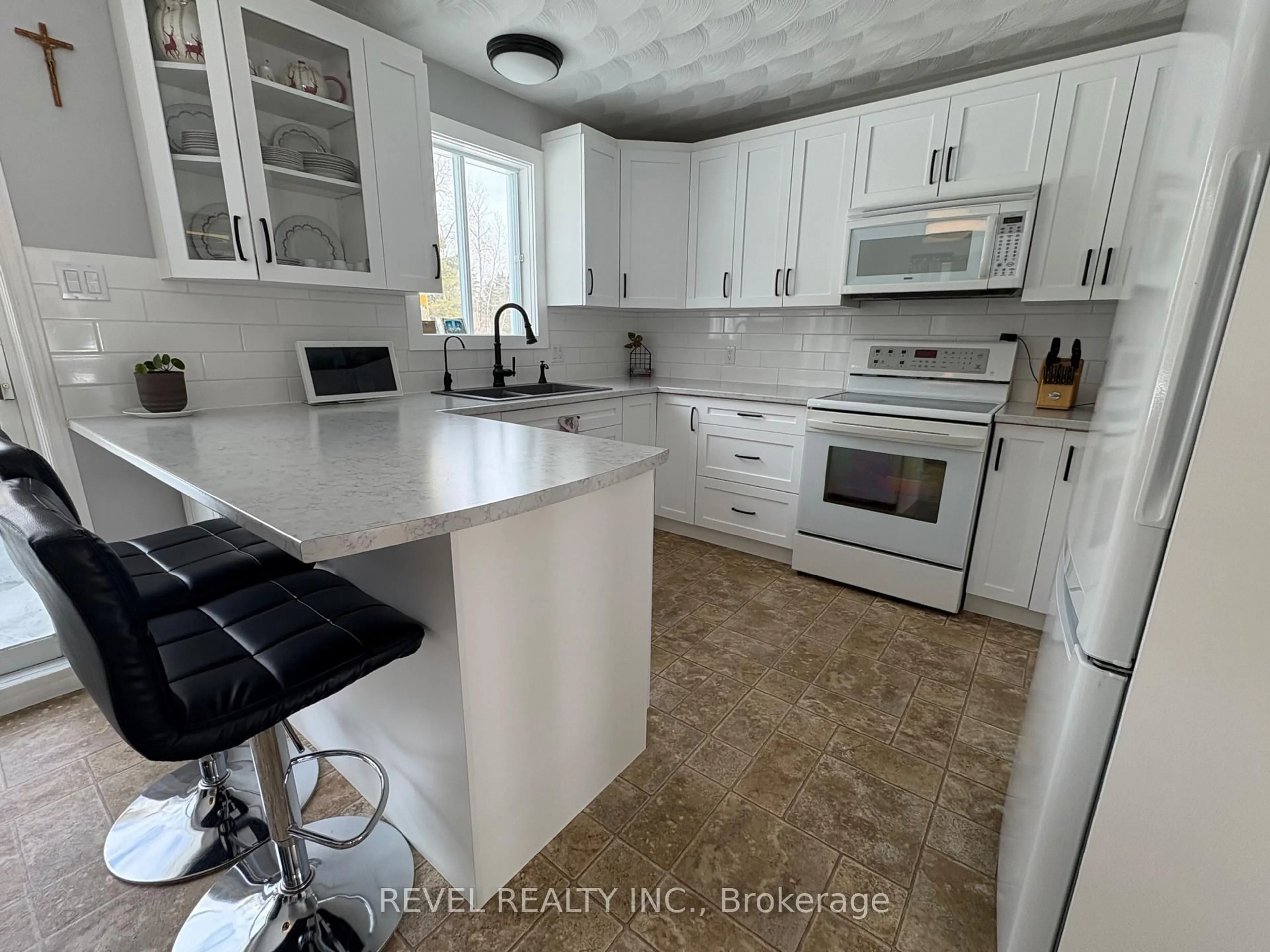 Unknown for 385 Nahma Rd, Cochrane Ontario P0L 1C0