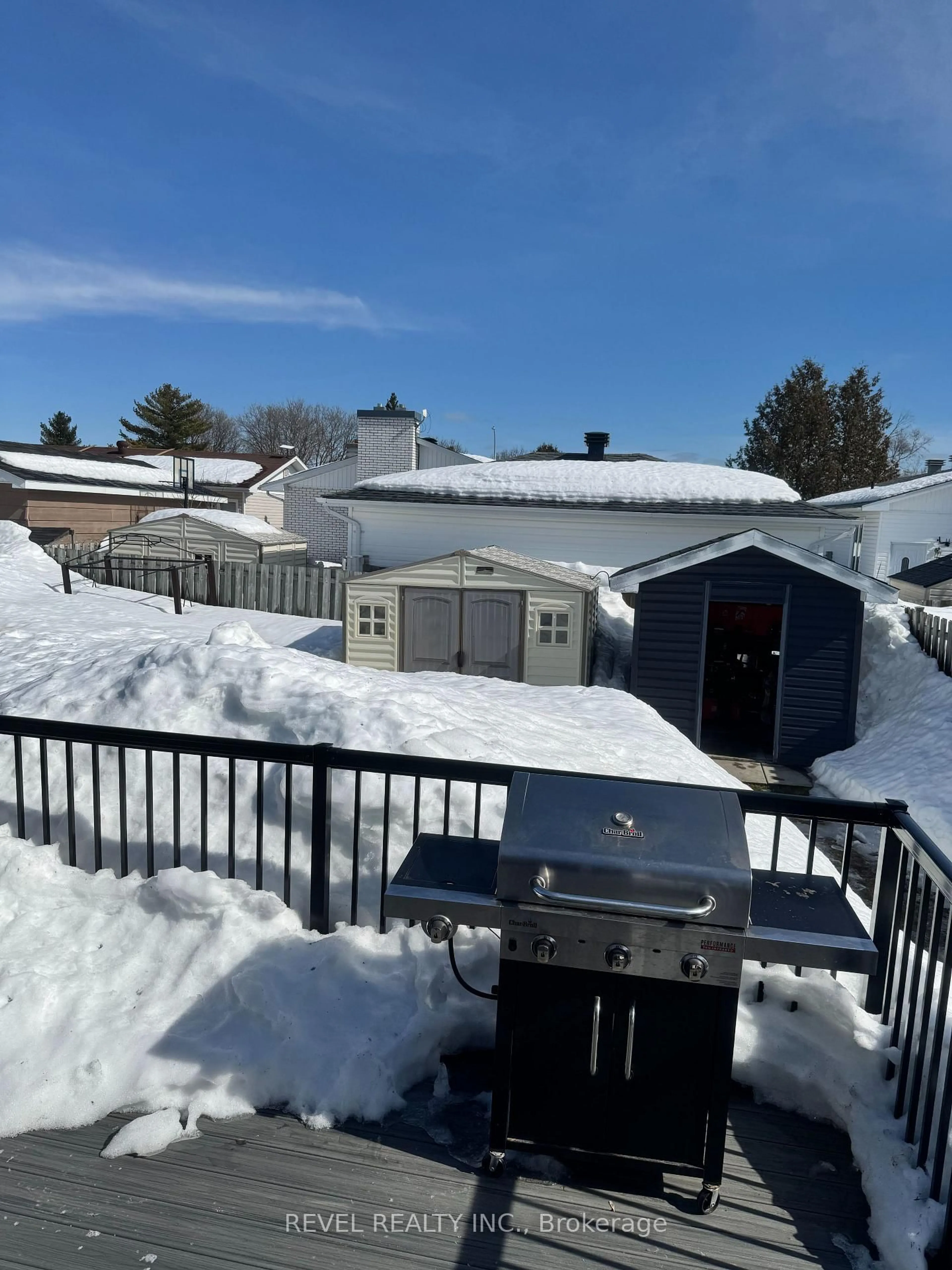 A pic from outside/outdoor area/front of a property/back of a property/a pic from drone, unknown for 86 Hudson Cres, Timmins Ontario P4N 7R2
