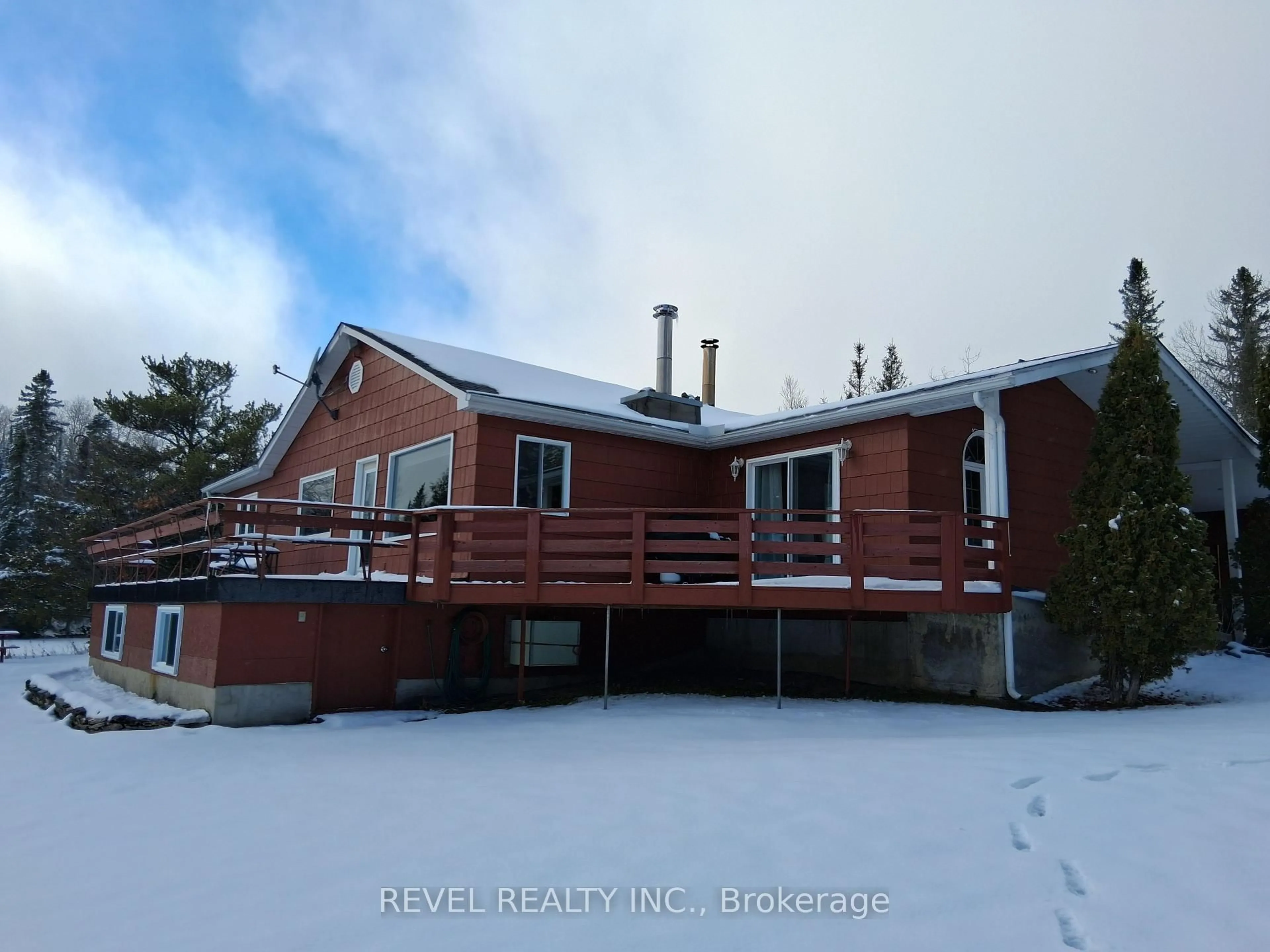 A pic from outside/outdoor area/front of a property/back of a property/a pic from drone, unknown for 614 Shunsby Rd, Kirkland Lake Ontario P0K 1S0