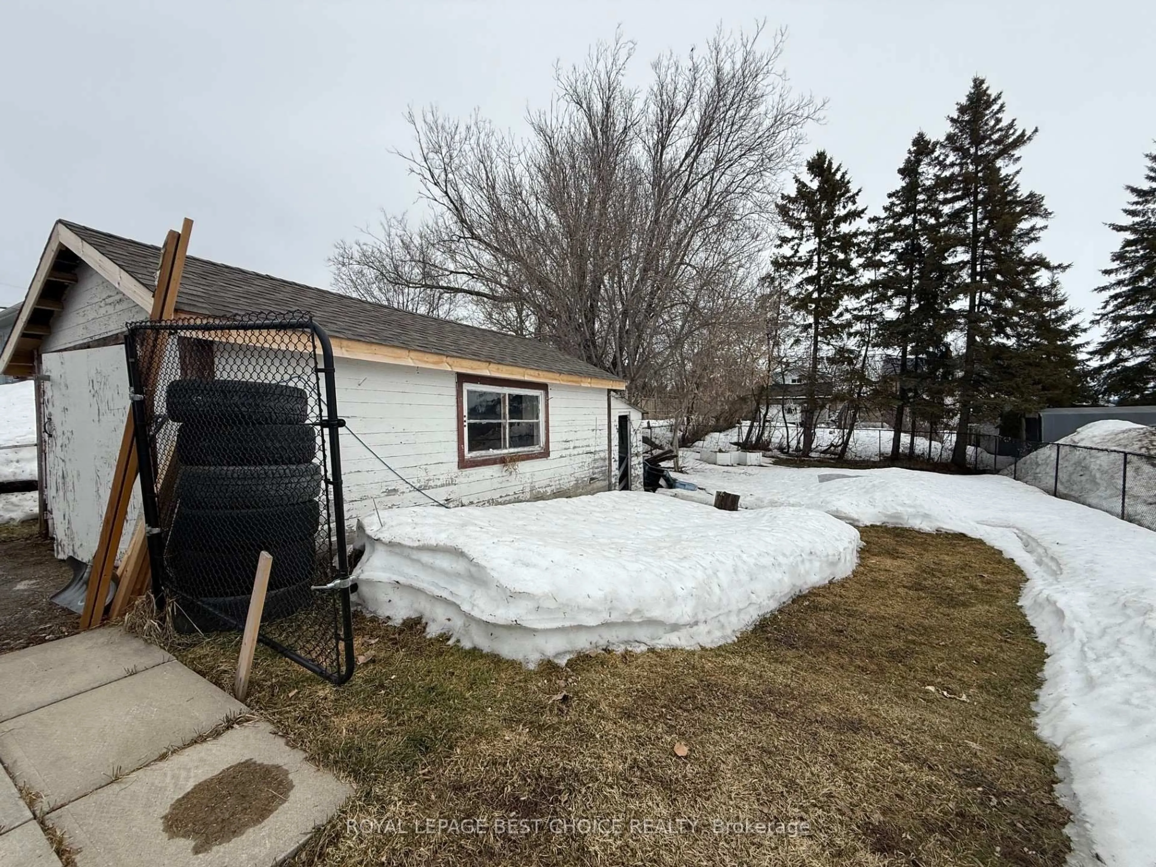 Unknown for 387 Elliott St, Temiskaming Shores Ontario P0J 1K0