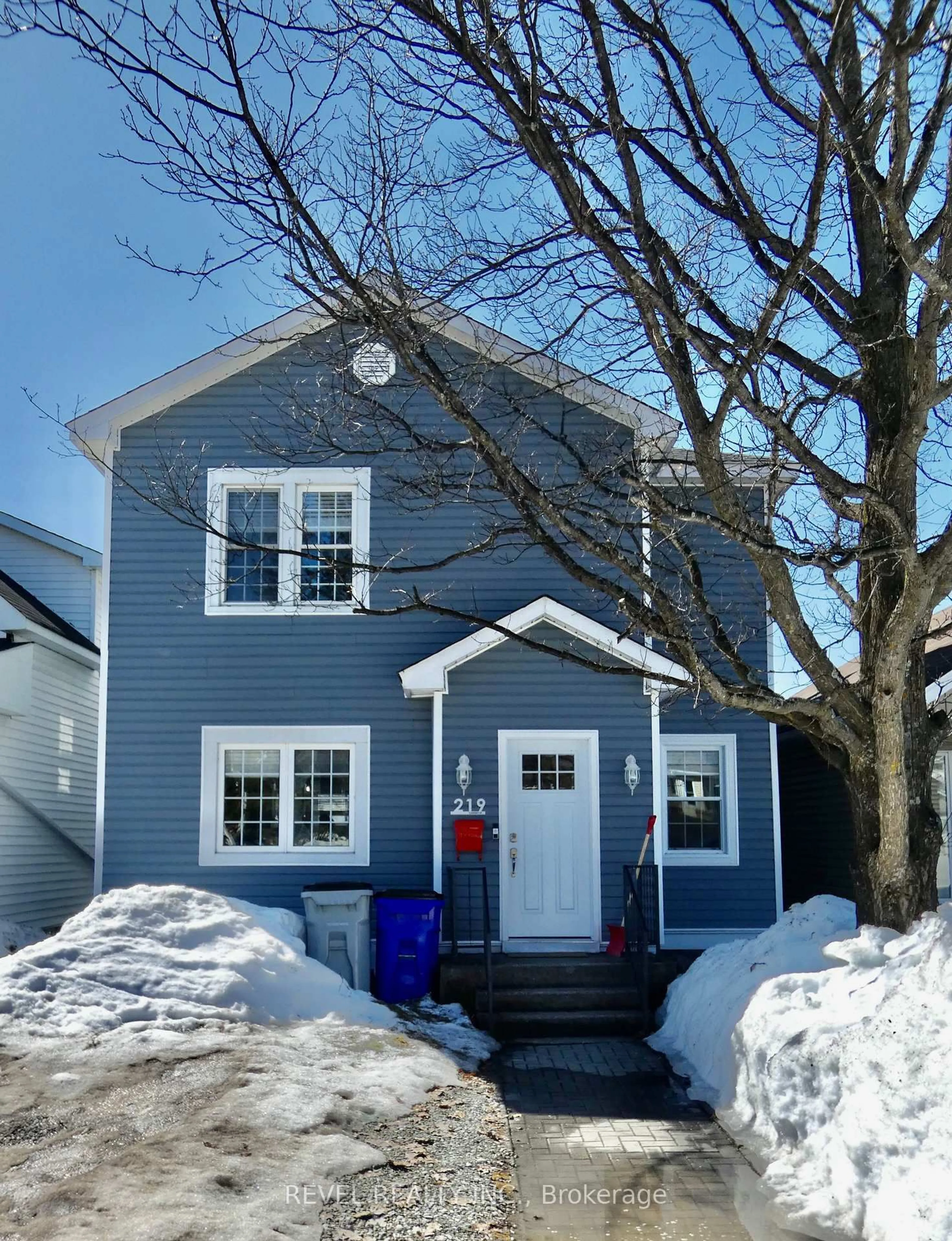 Home with vinyl exterior material, street for 219 Cherry St, Timmins Ontario P4N 6W3