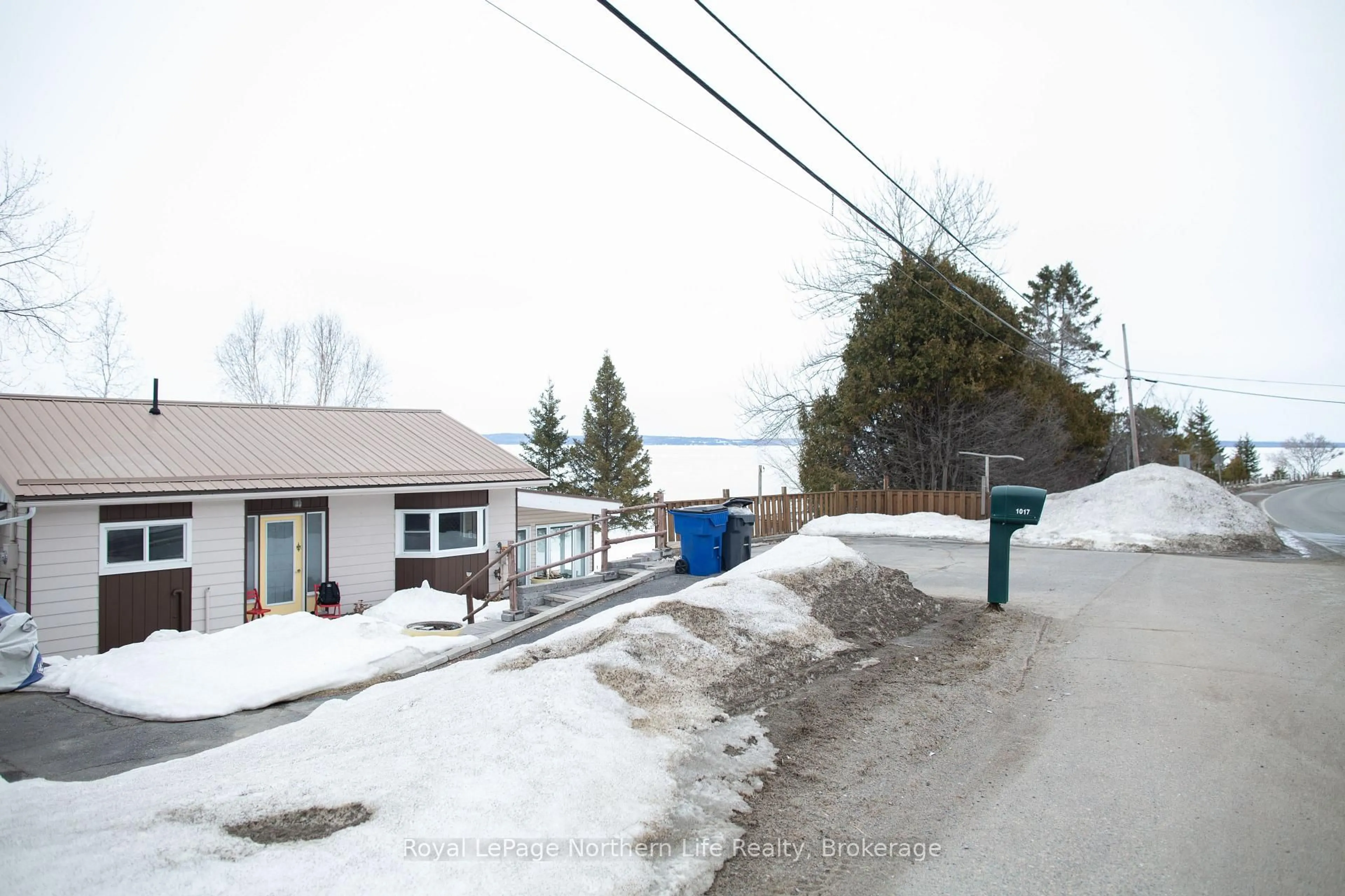 A pic from outside/outdoor area/front of a property/back of a property/a pic from drone, unknown for 1017 LAKESHORE Rd, Temiskaming Shores Ontario P0J 1K0